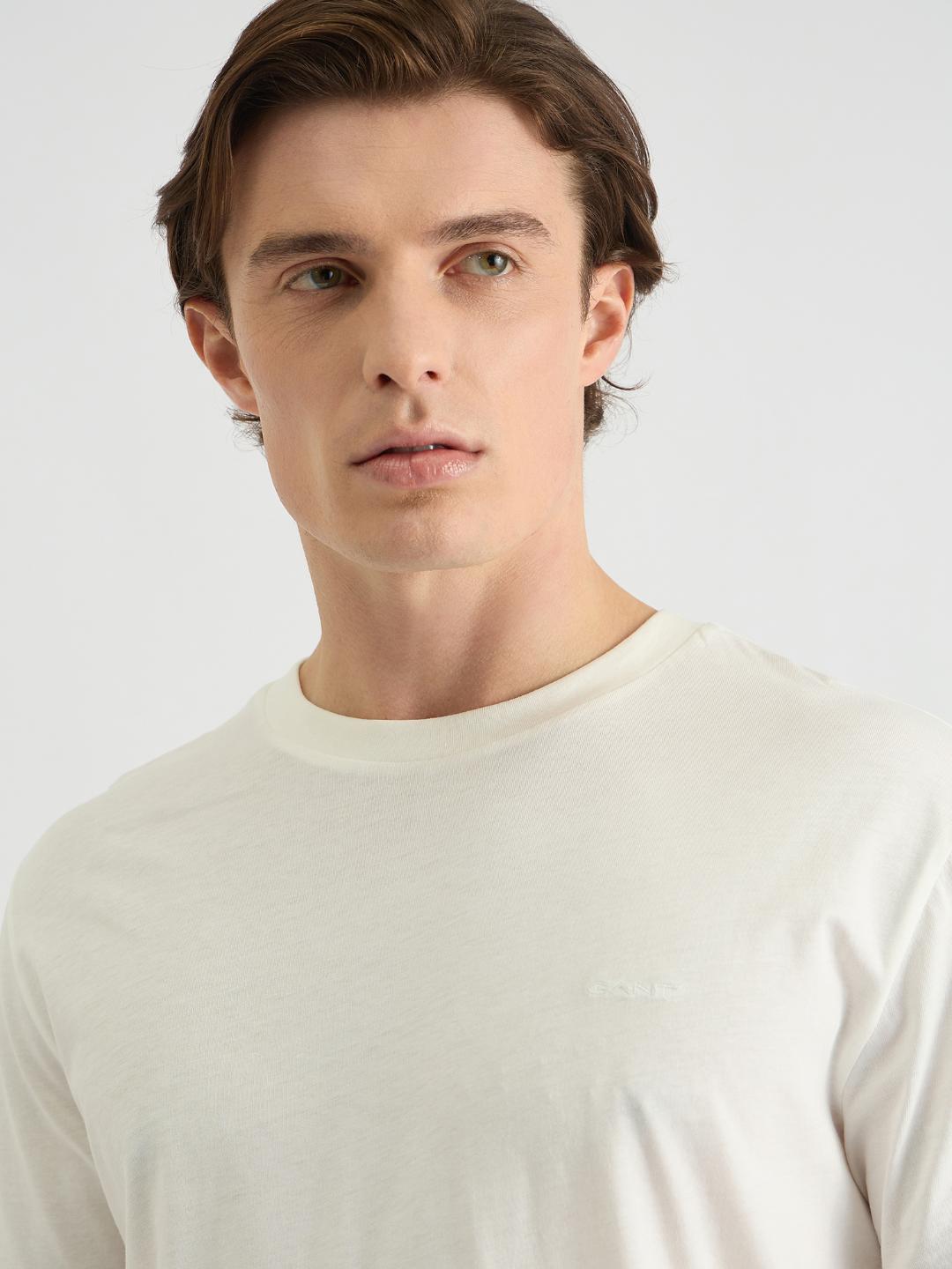 Gant Men White Regular Fit Solid Crew Neck Tshirt