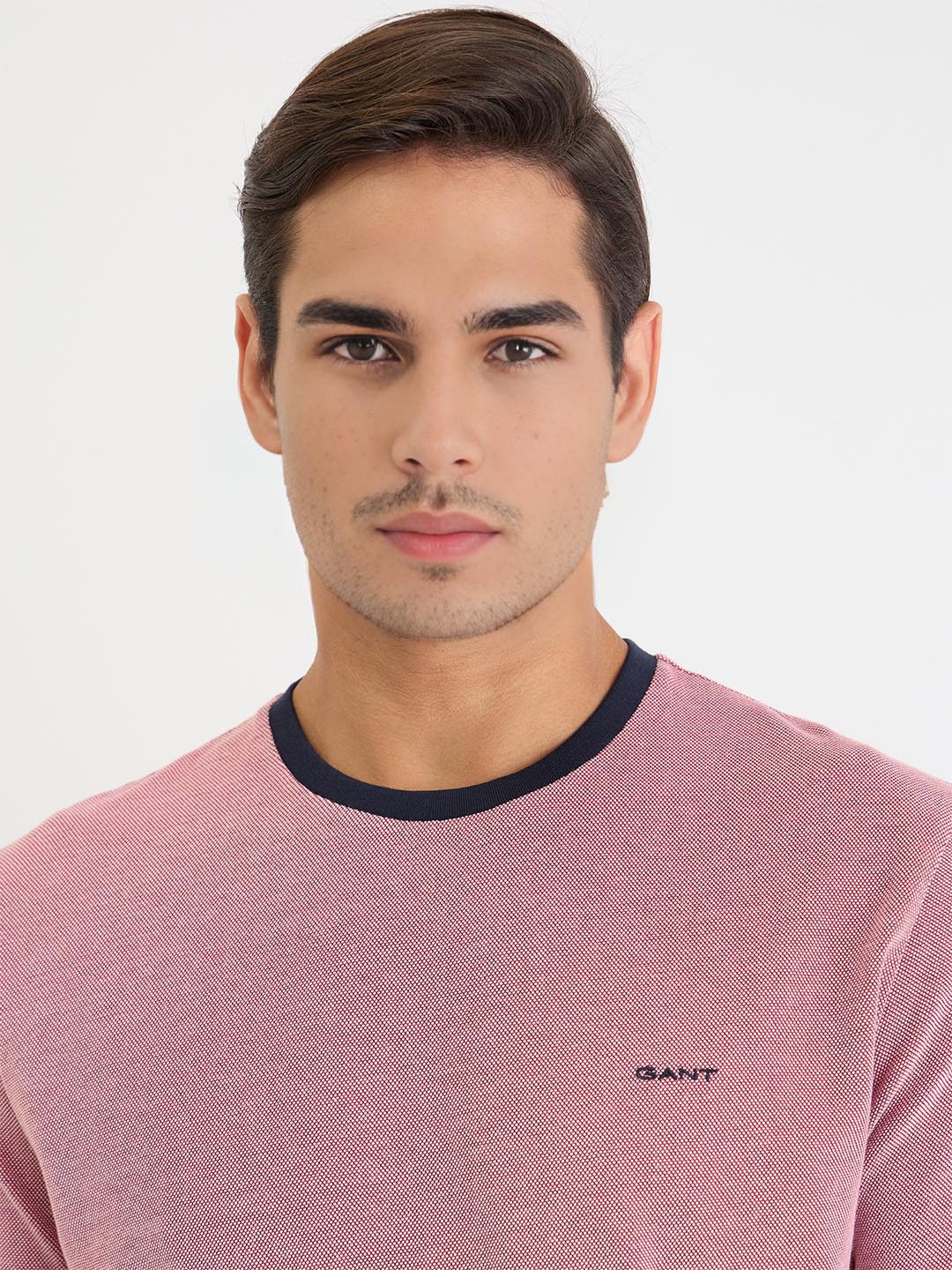 Gant Men Red Solid Round Neck Tshirt