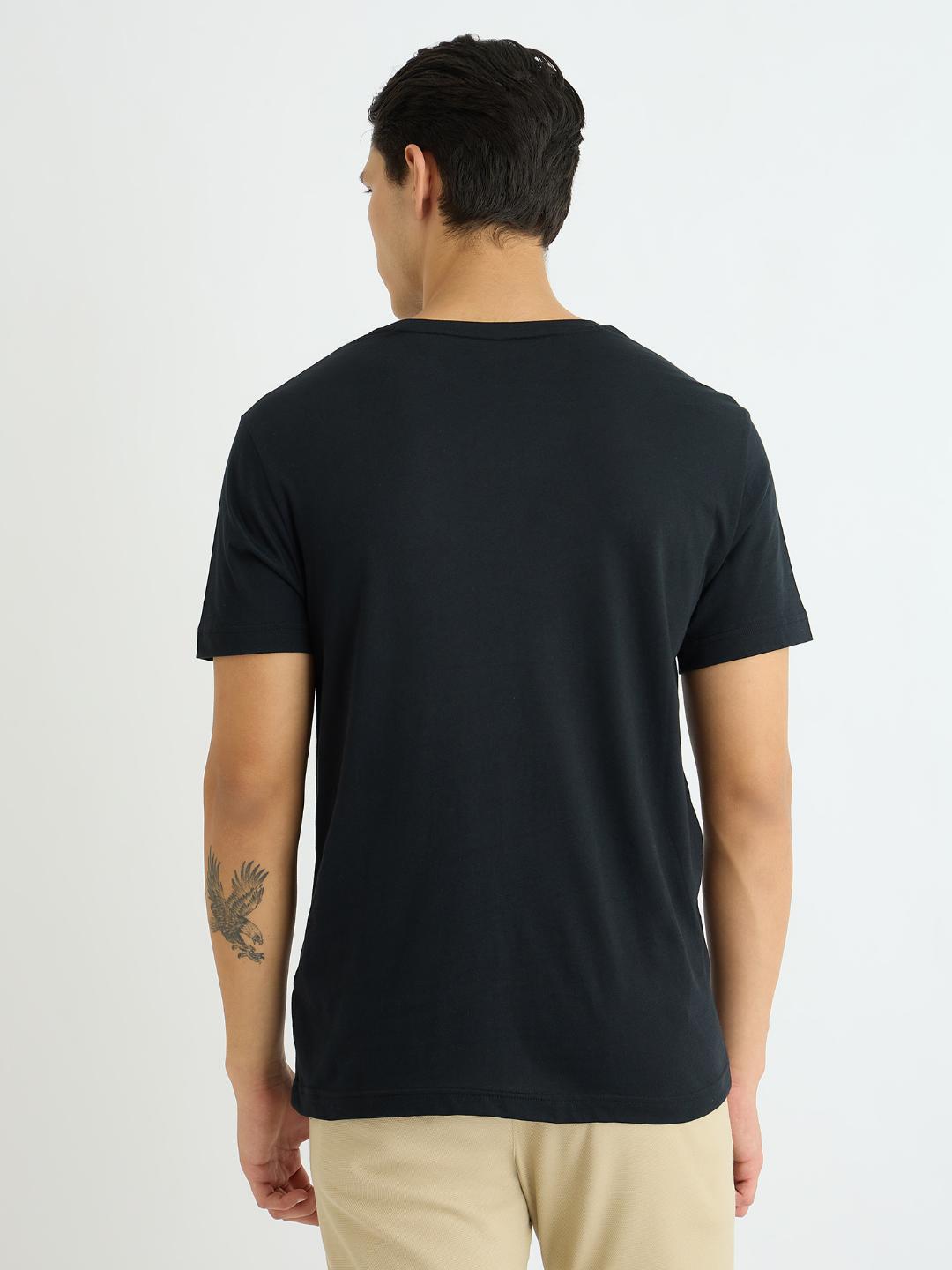 Gant Men Black Solid Tshirt
