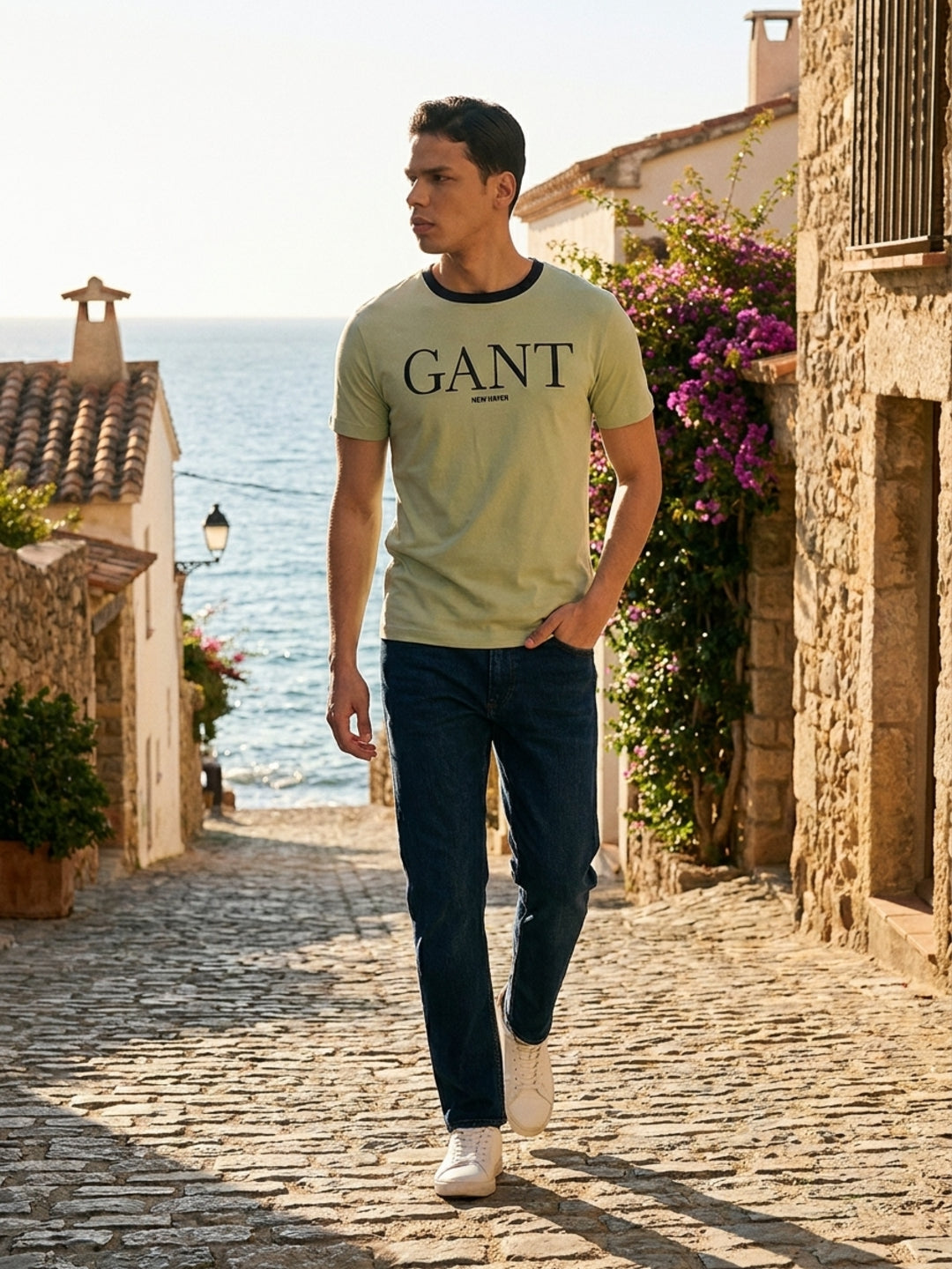Gant Men Green Solid Regular Fit Pure Cotton T-Shirt