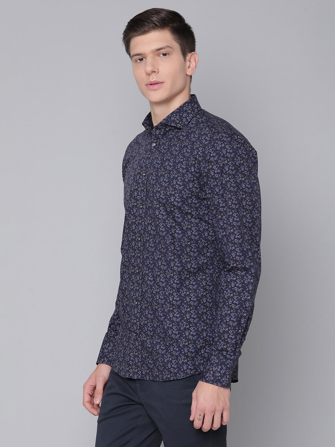Bruun & Stengade Men Blue Printed Cutaway Collar Shirt