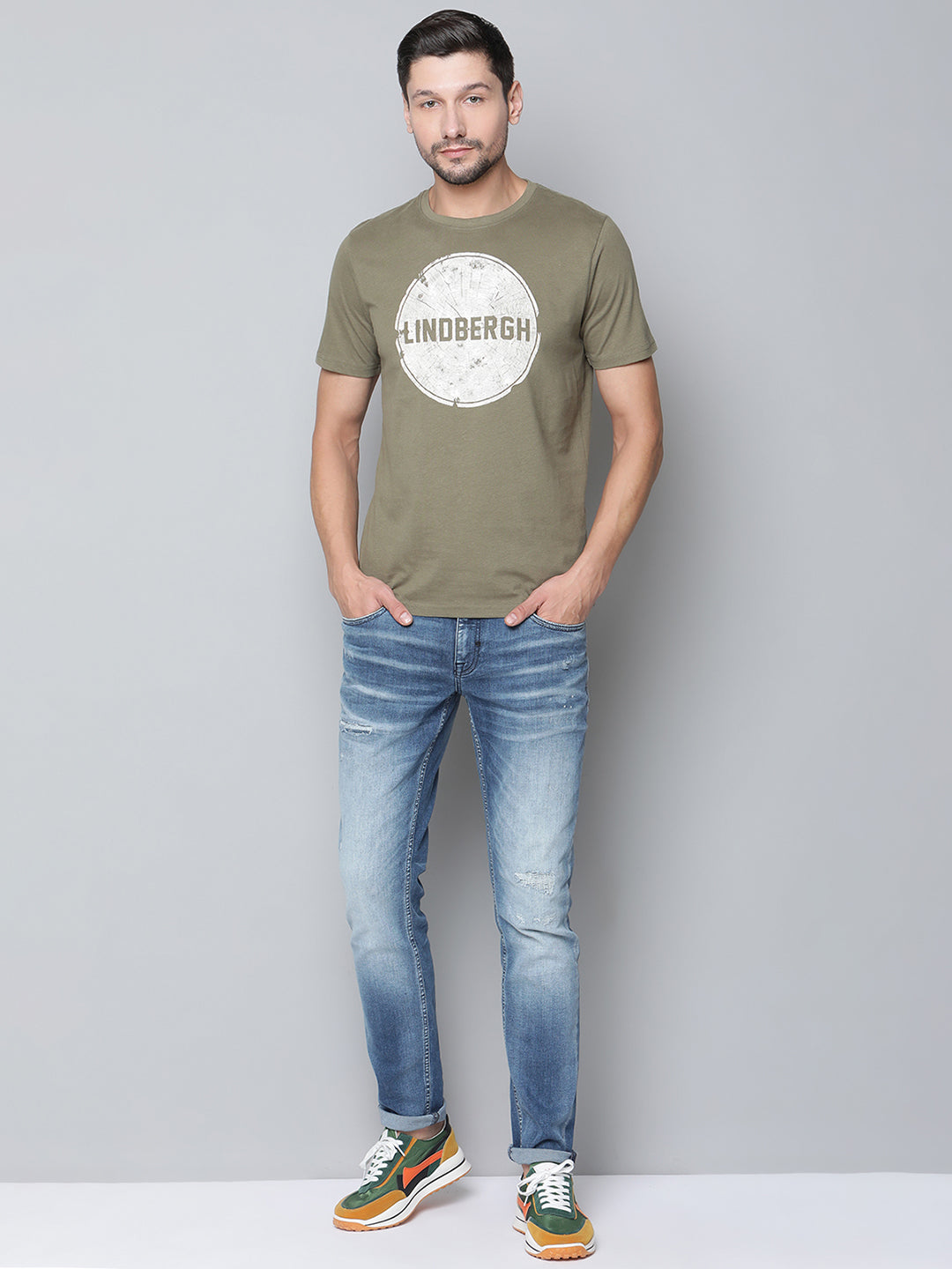 Lindbergh Men Green Solid Round Neck TShirt