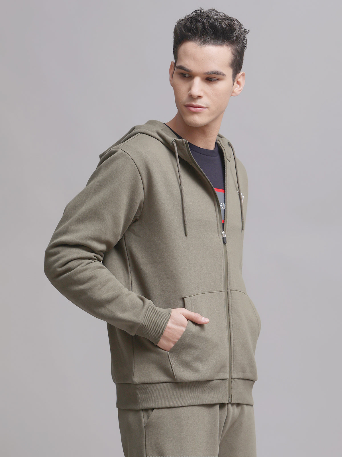 Lindbergh Men Green Solid Round Neck Sweatshirt