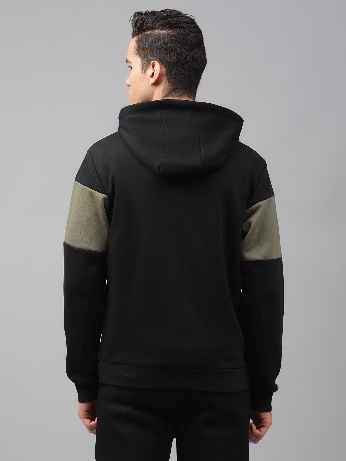Lindbergh Men Black Solid Round Neck Sweatshirt
