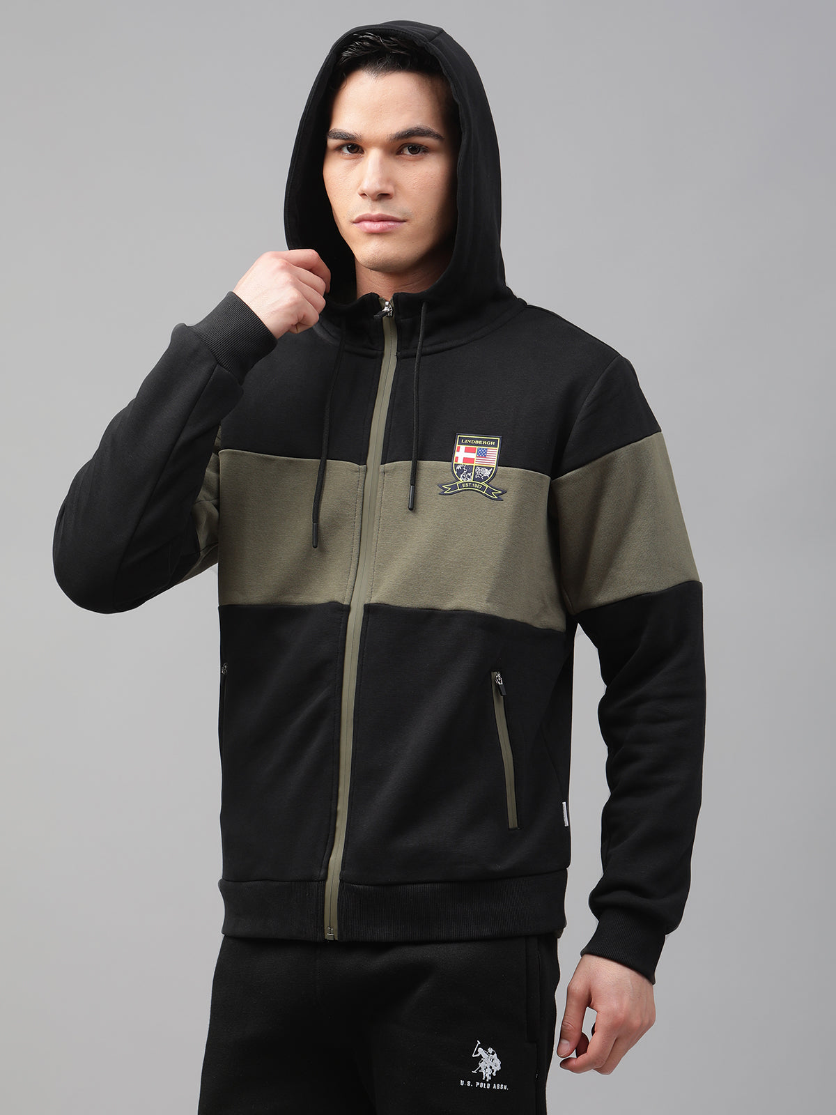 Lindbergh Men Black Solid Round Neck Sweatshirt