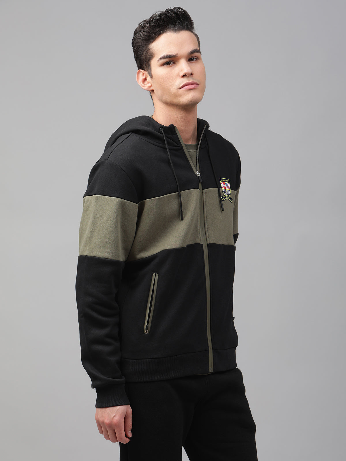 Lindbergh Men Black Solid Round Neck Sweatshirt