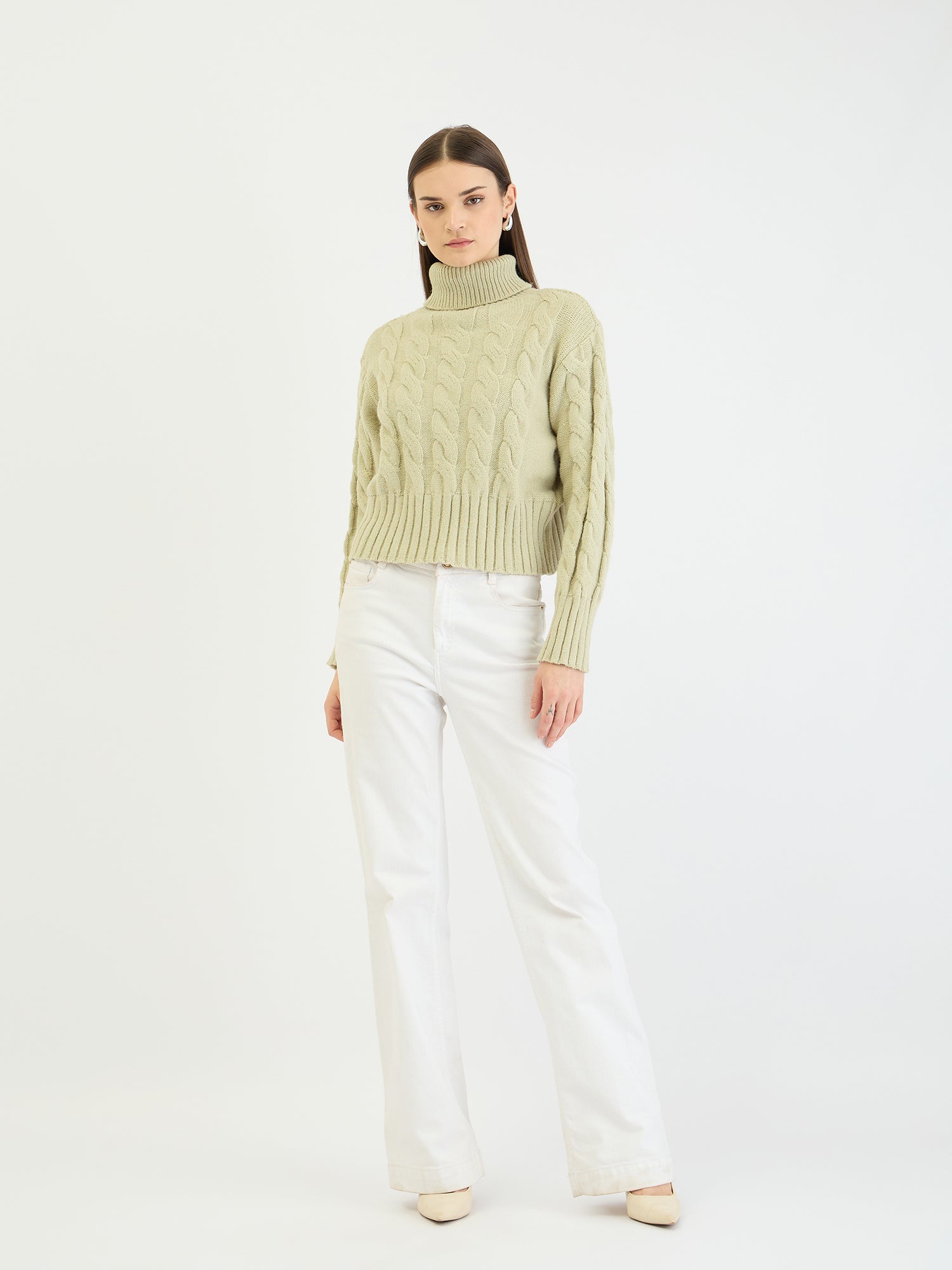 Centrestage Women Green Sweater
