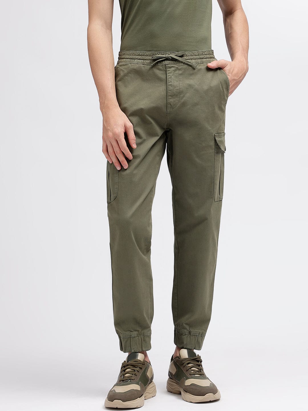 Iconic Men Green Cargo Fit Trouser