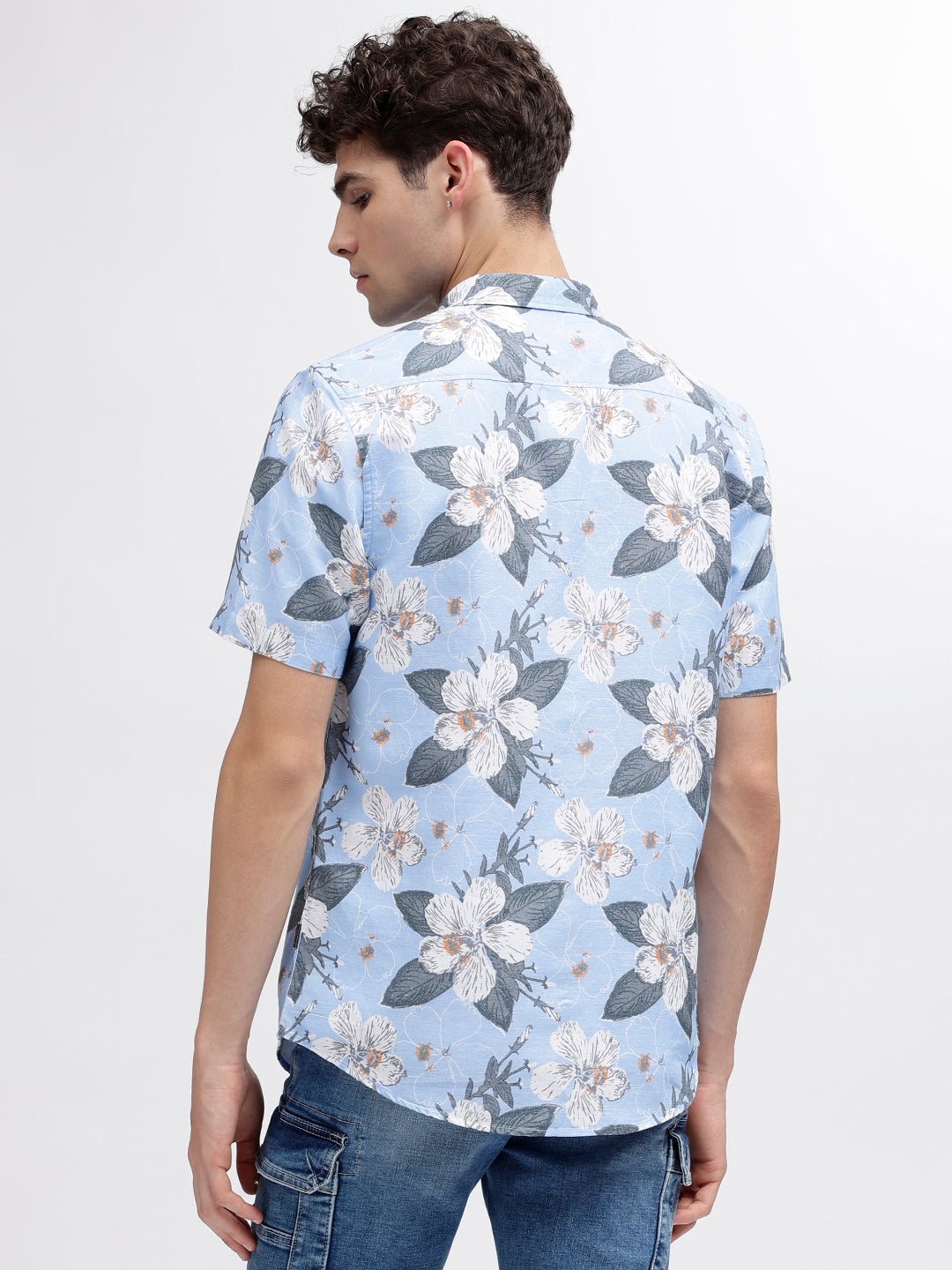 Iconic Men Multi Printed Spread Collar Short Sleeves Shirt
