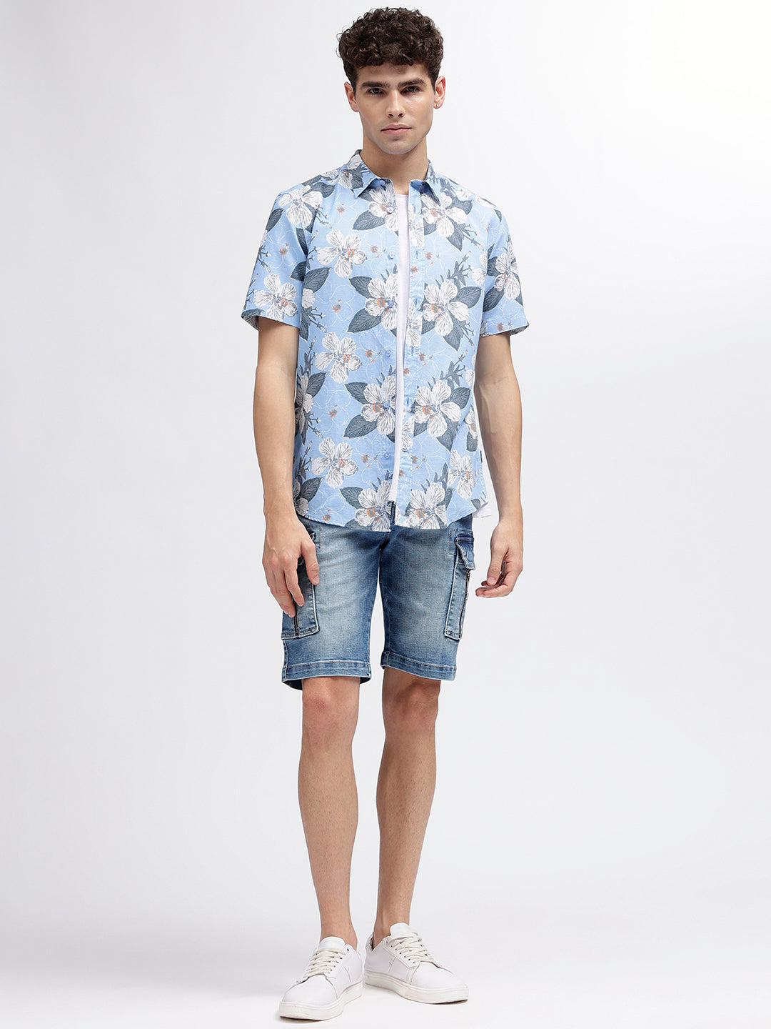 Iconic Men Multi Printed Spread Collar Short Sleeves Shirt