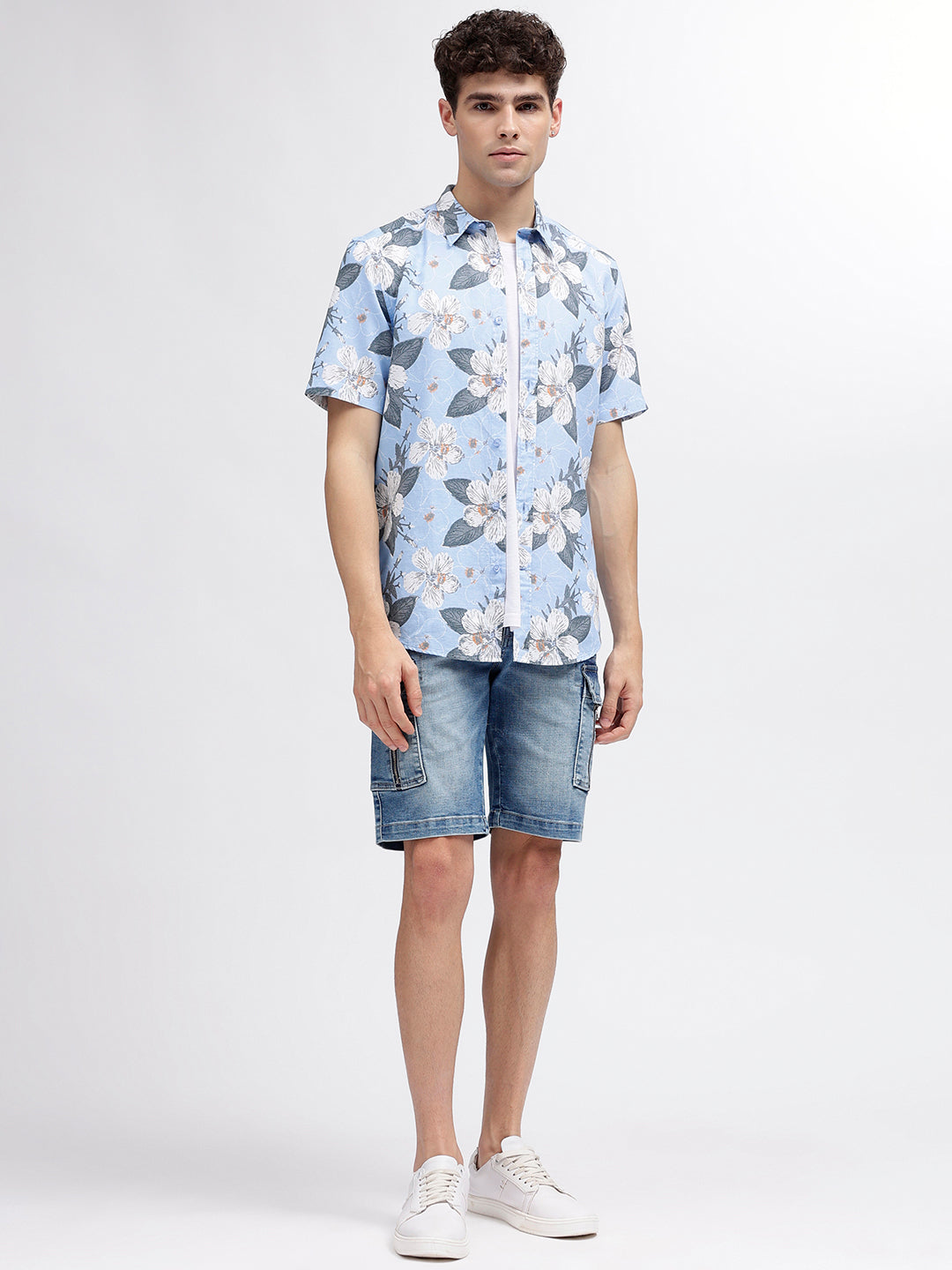 Iconic Men Blue Solid Regular Fit Shorts