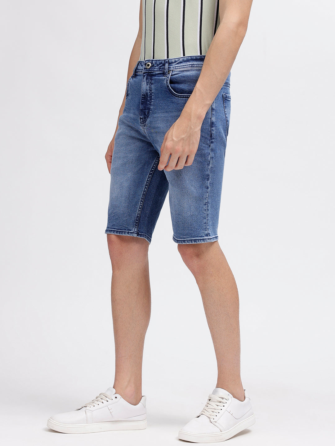 Lindbergh Men Blue Solid Regular Fit Shorts