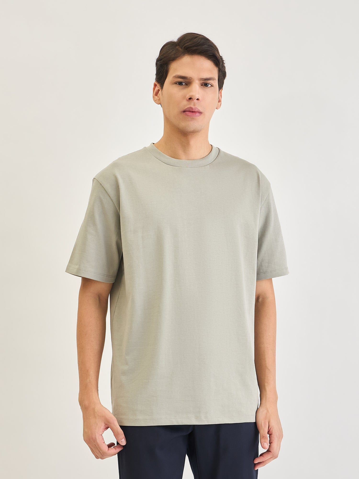 Lindbergh Men Green Solid Round Neck TShirt