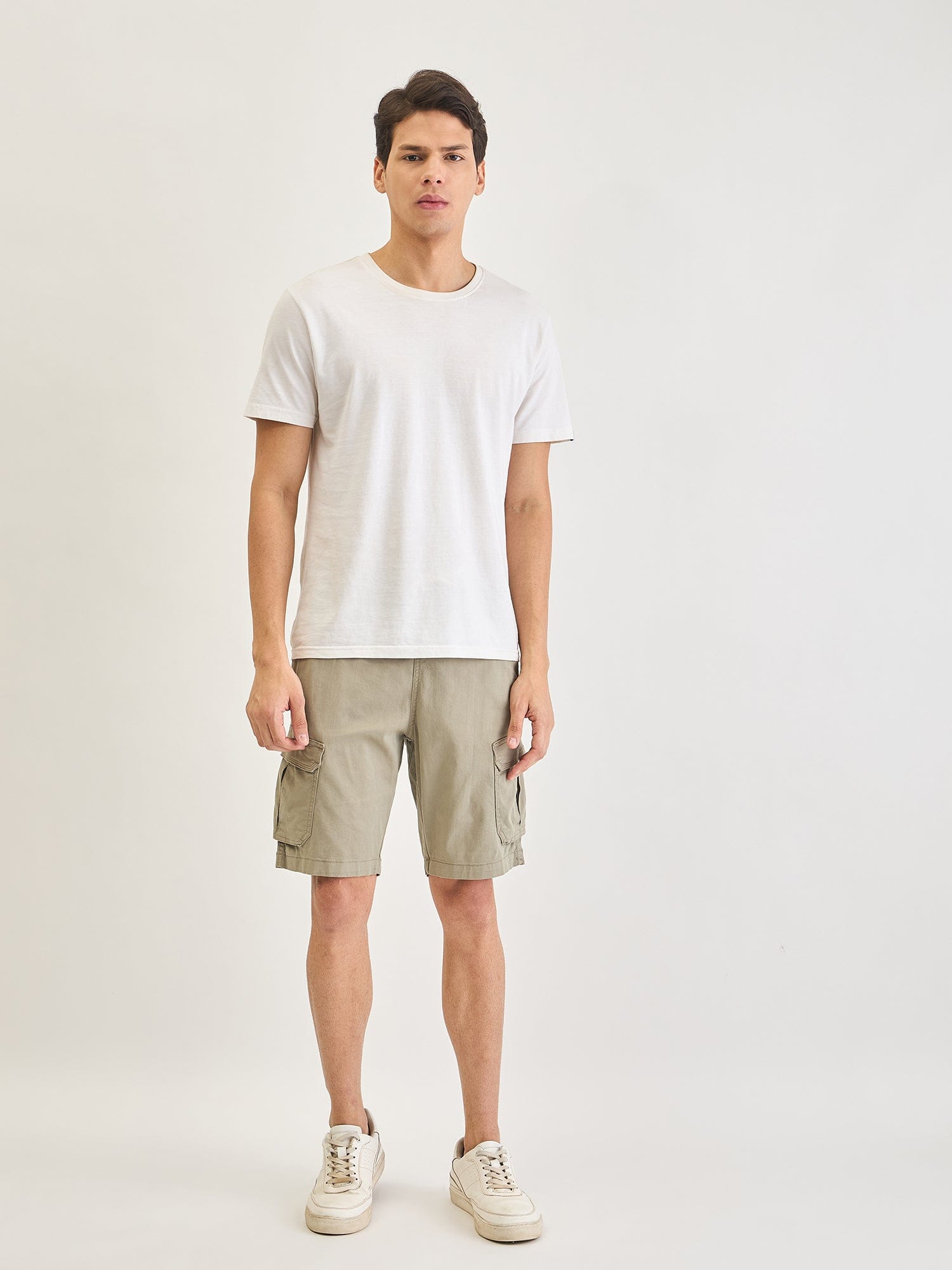 Lindbergh Men Green Relaxed Fit Solid Shorts