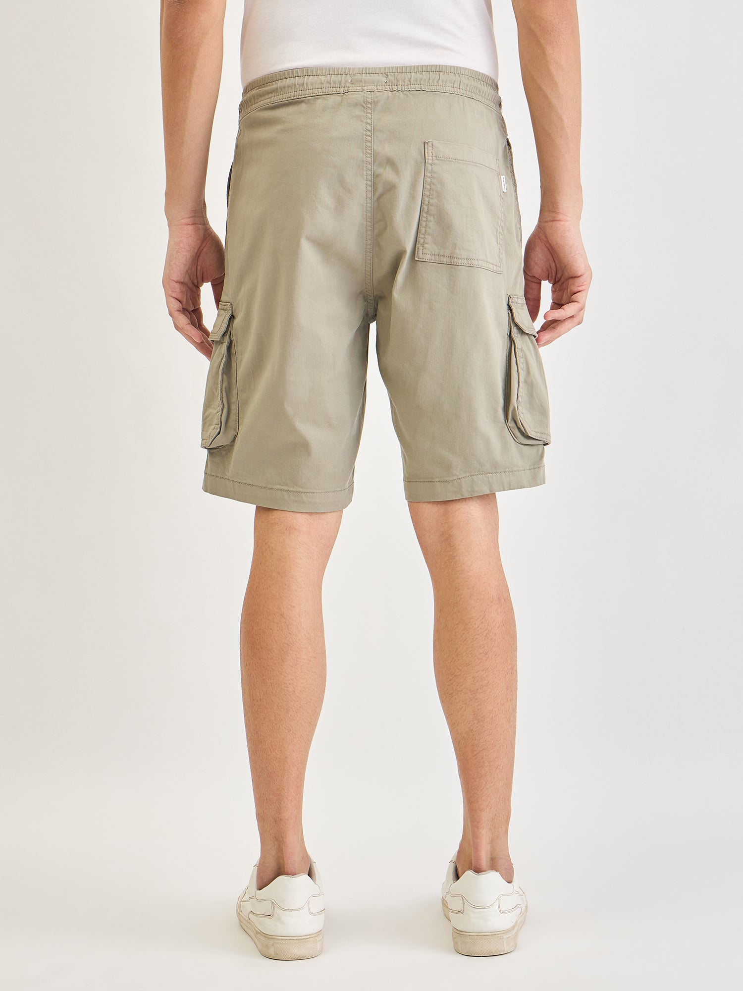 Lindbergh Men Green Relaxed Fit Solid Shorts