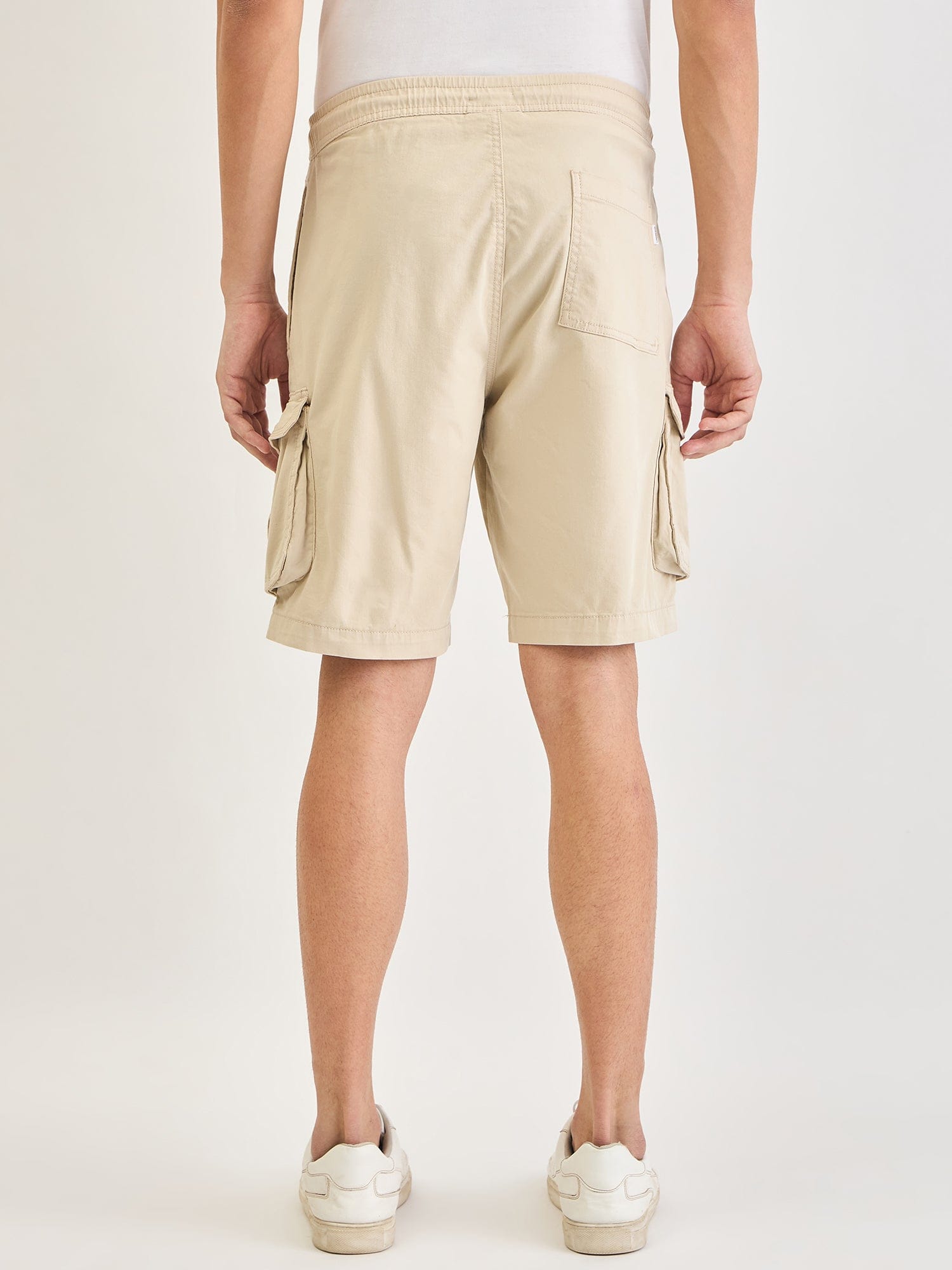 Lindbergh Men Cream Relaxed Fit Solid Shorts