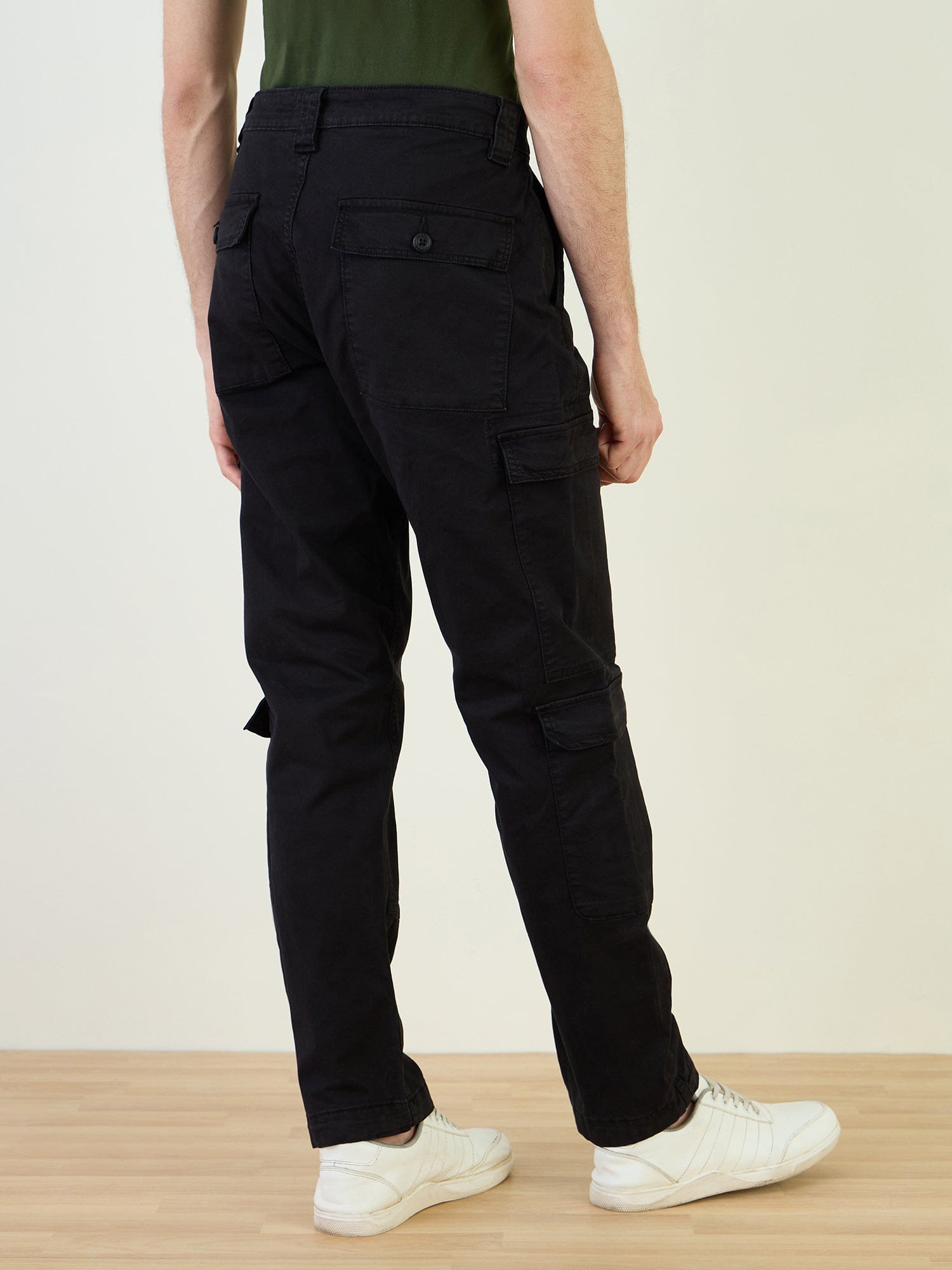 Iconic Men Black Cargo Fit Solid Cargo Trouser