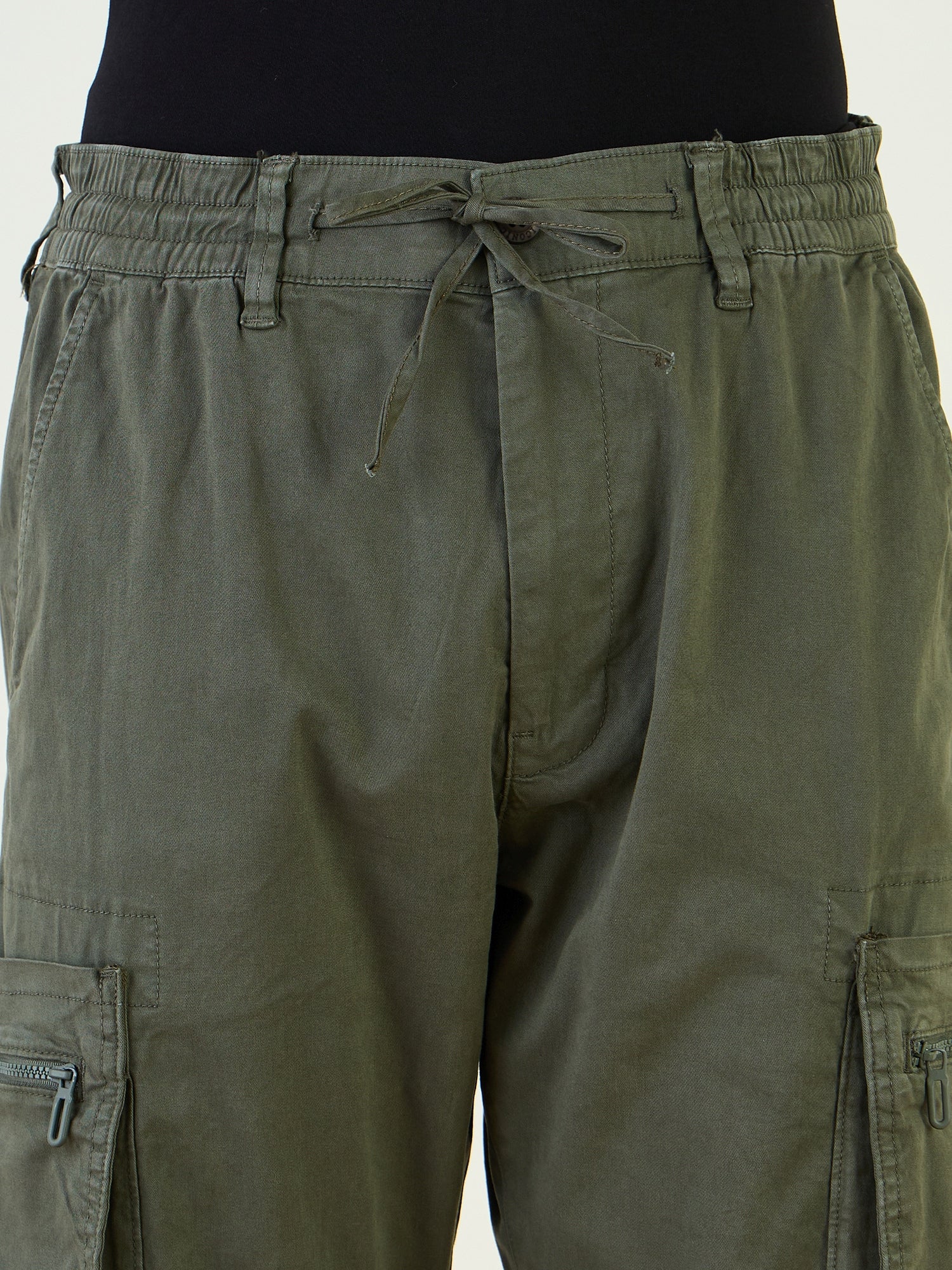 Iconic Men Green Cargo Fit Solid Cargo Trouser
