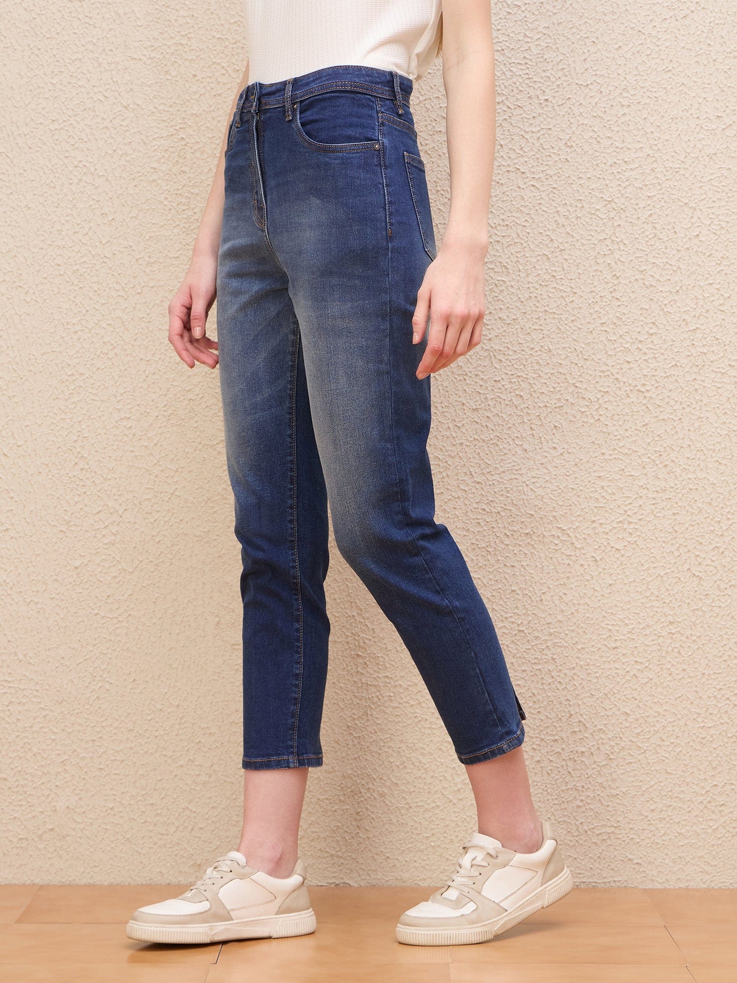 Iconic Women Blue Slim Fit Solid Jeans