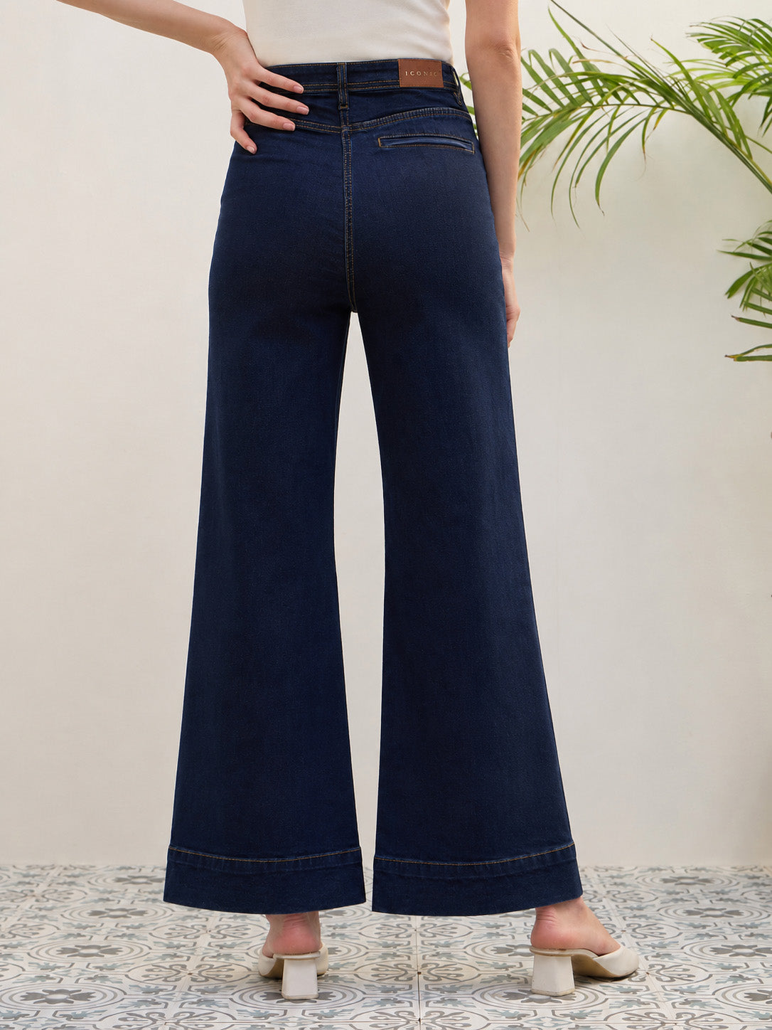 Iconic Women Blue Flared Solid Jeans