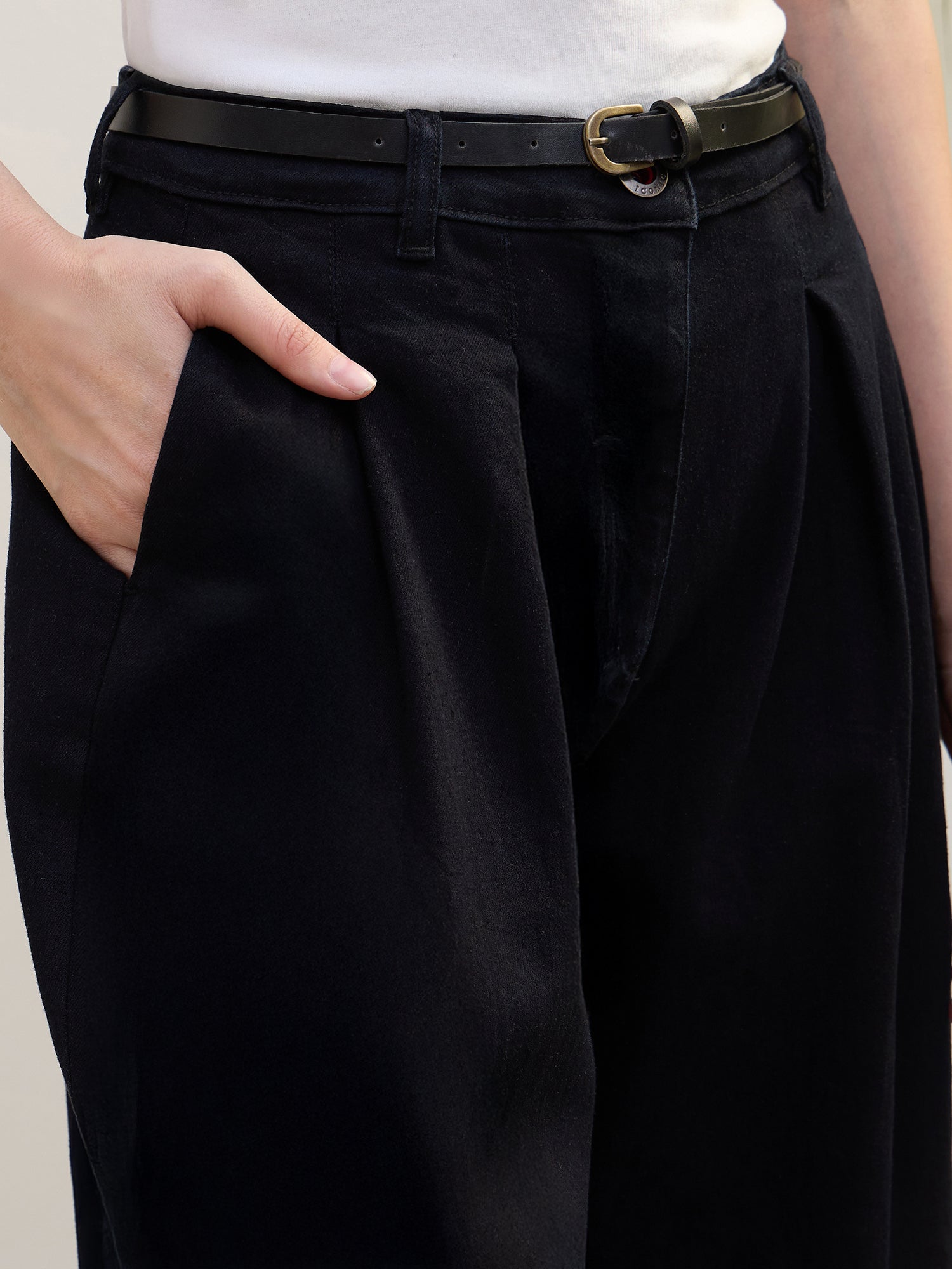 Iconic Women Black Flared Solid Jeans