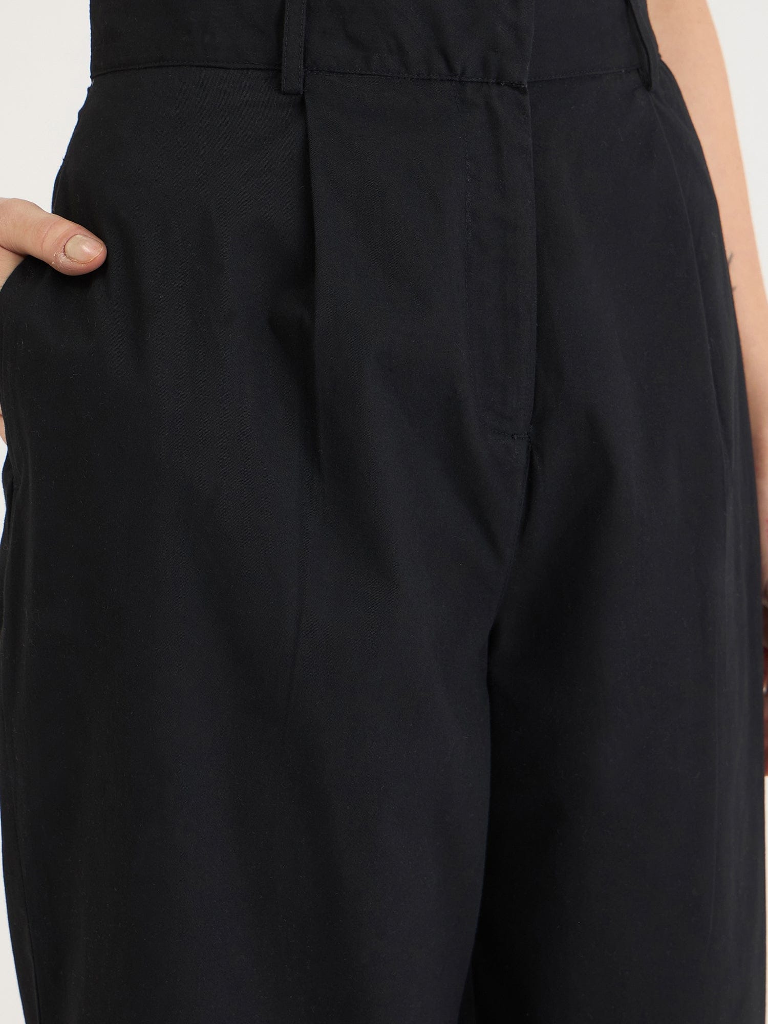 Elle Women Black Straight Fit Embroidered Trouser