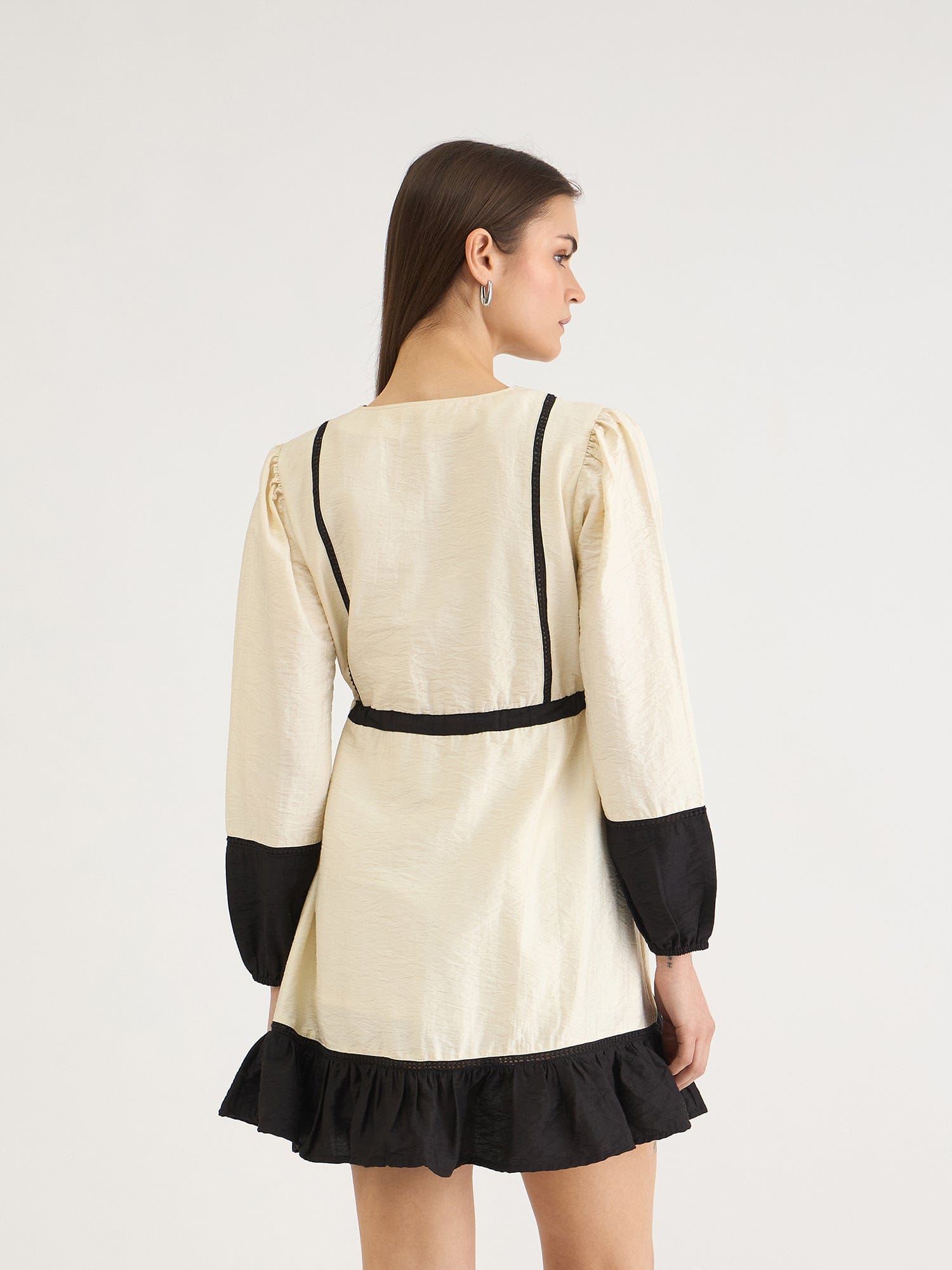 Elle Women White Solid V Neck Dress