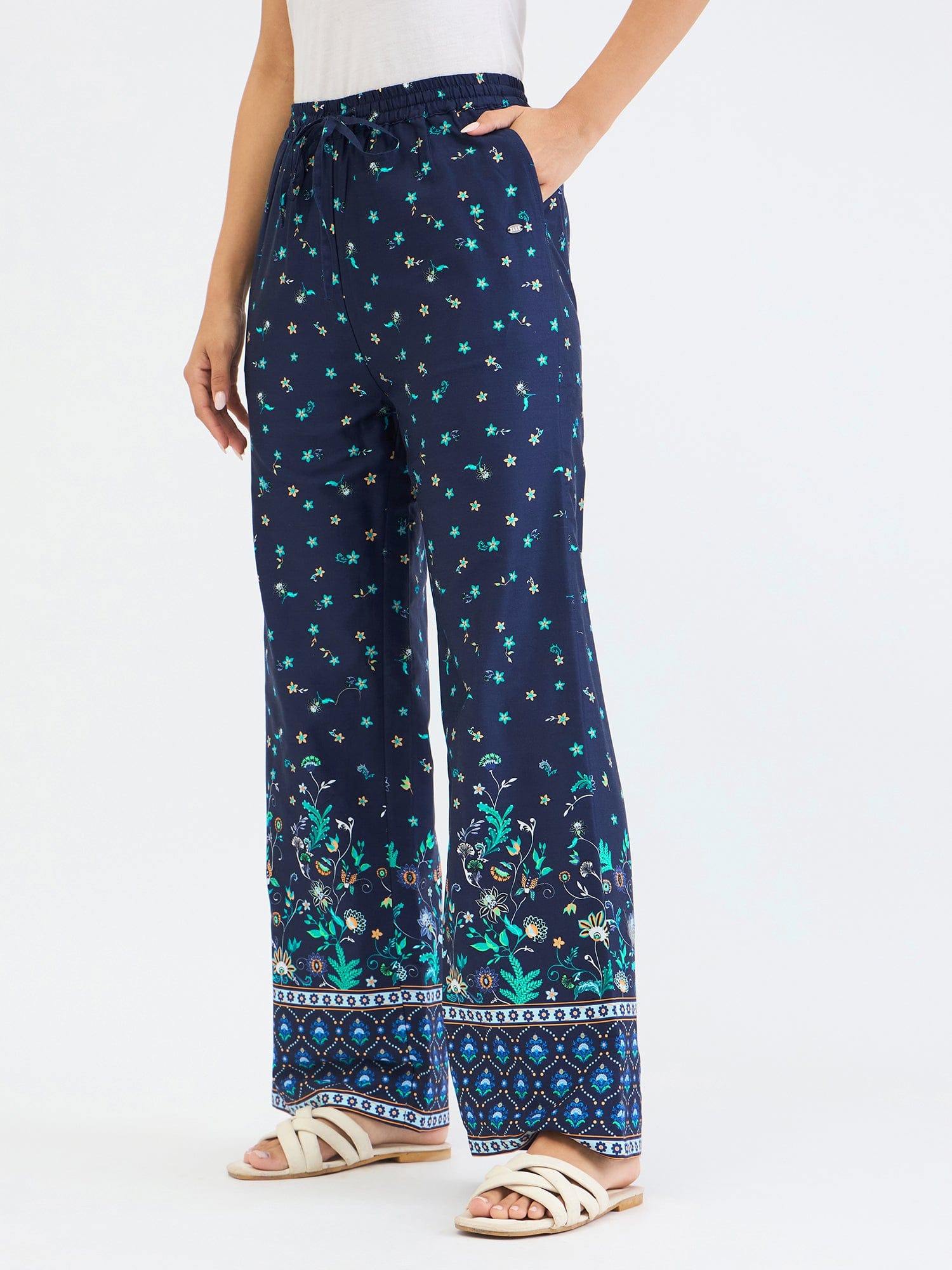 Elle Women Blue Relaxed Fit Printed Trouser