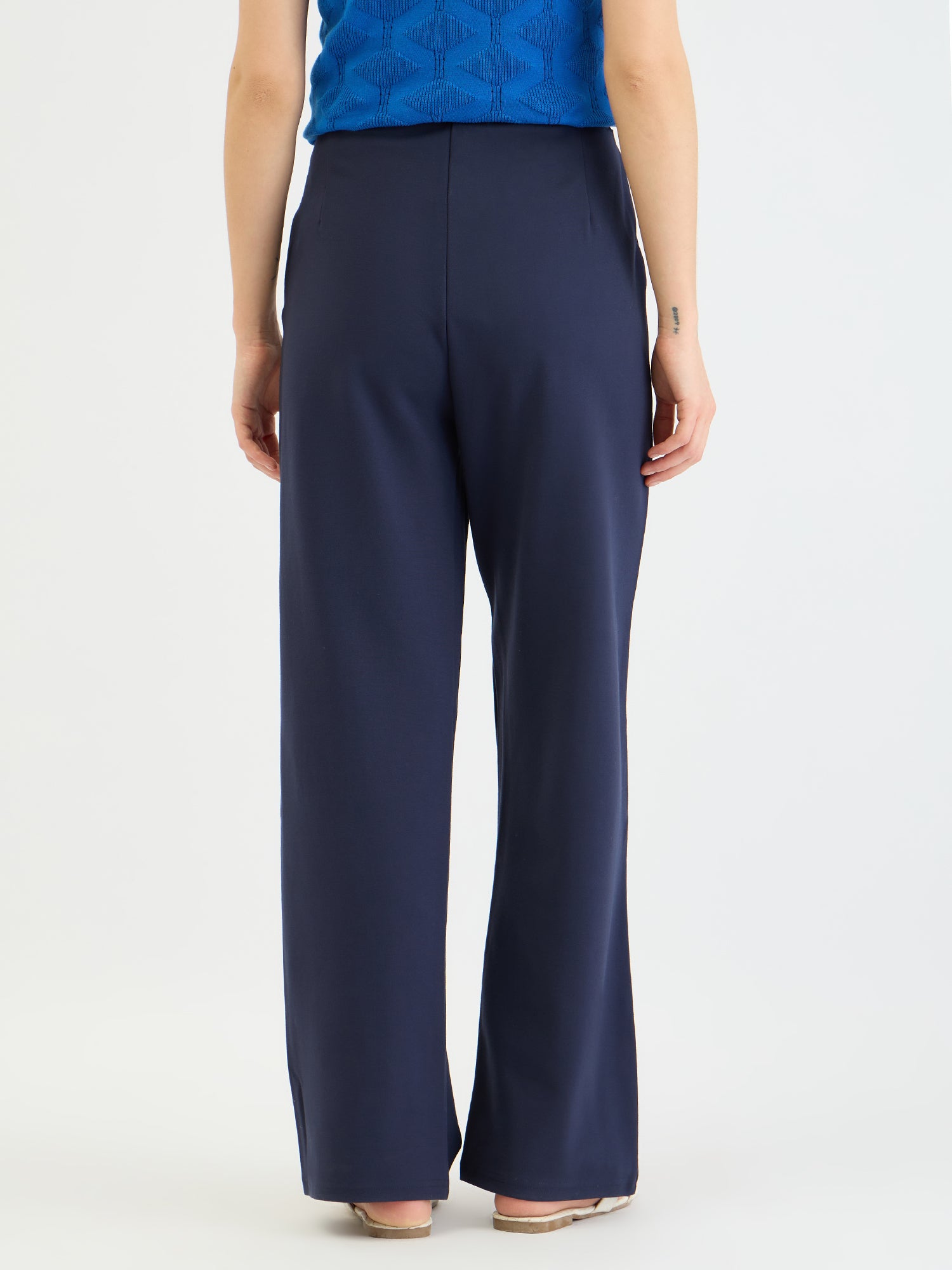 Elle Women Blue Straight Fit Knitted Trouser