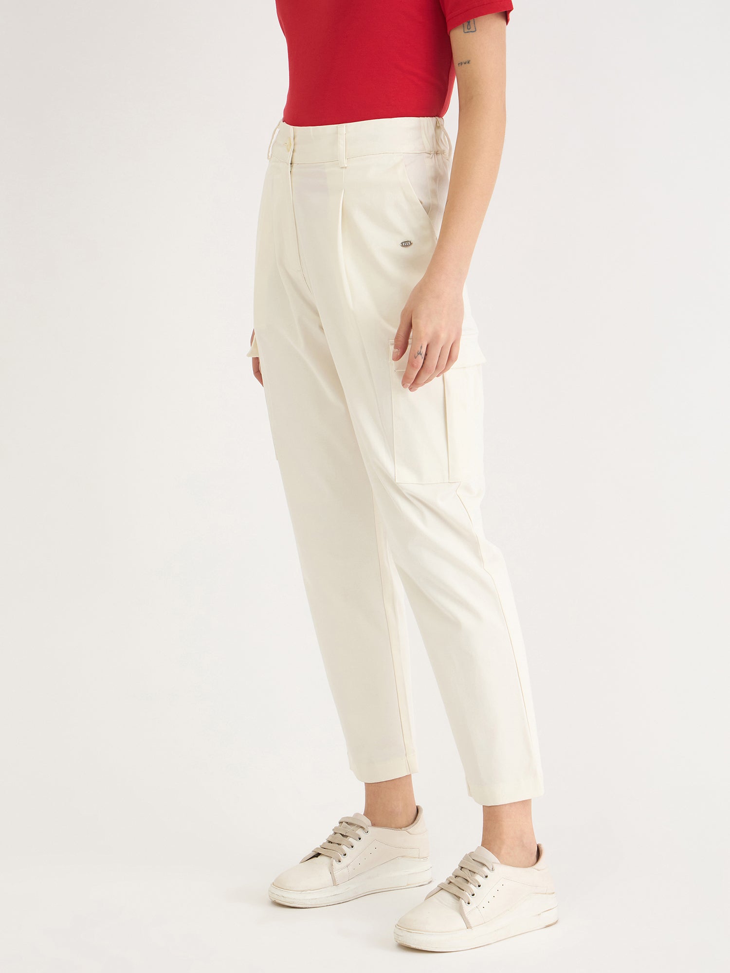 Elle Women White Tapered Fit Solid Cargo Trouser