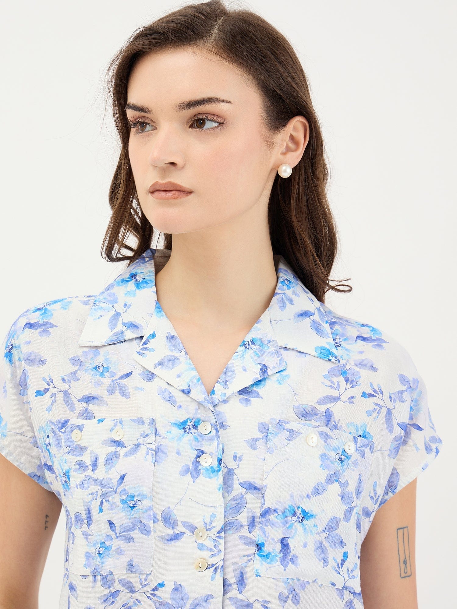 Elle Women Blue Printed Resort Collar Top
