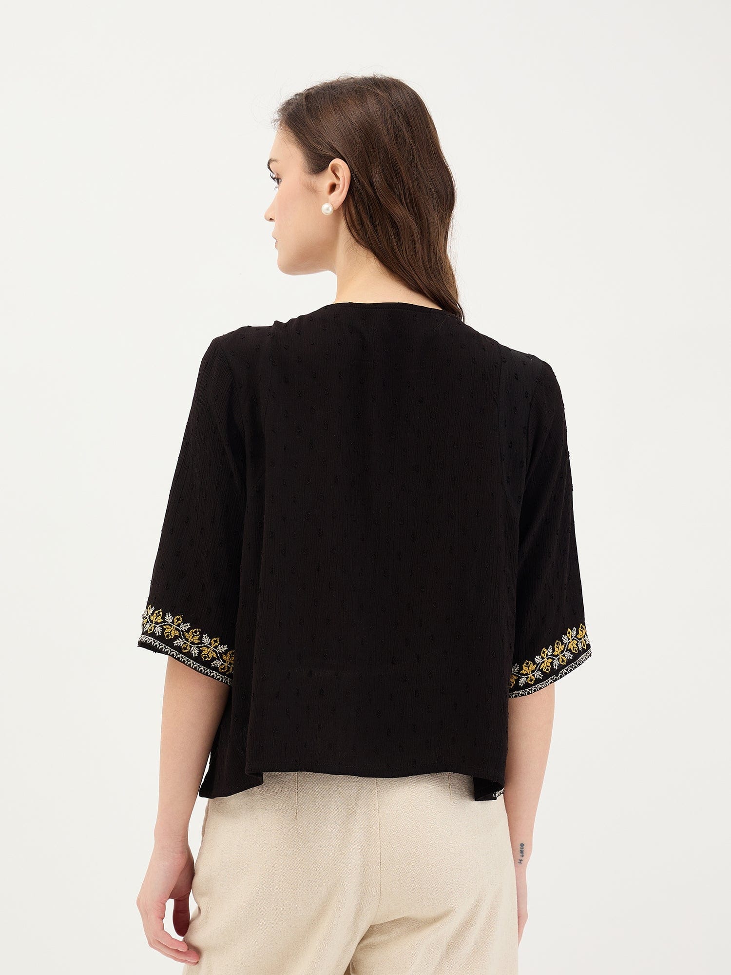 Elle Women Black Solid Round Neck Top