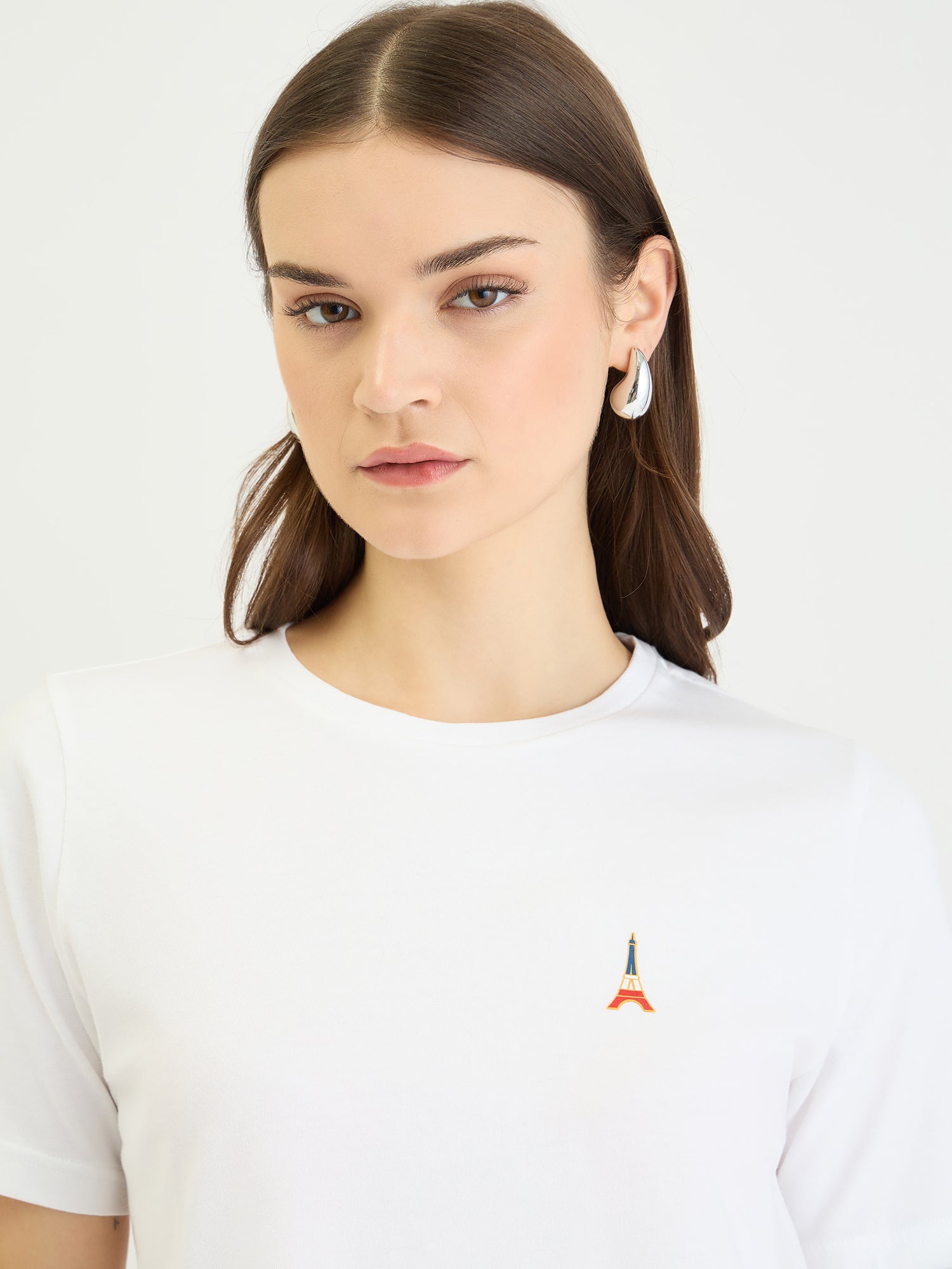 Elle Women White Solid Round Neck Tshirt