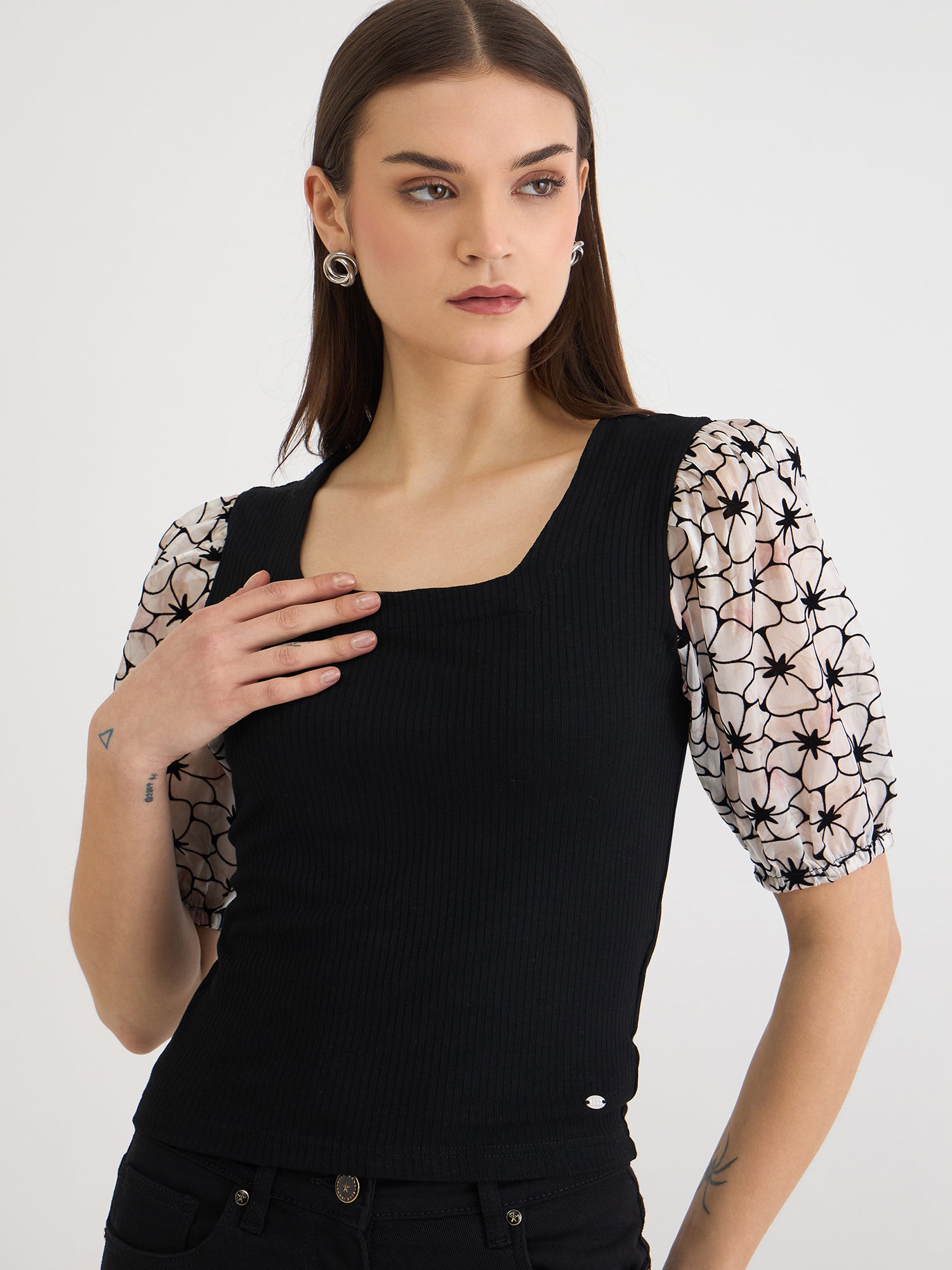 Elle Women Black Solid Square Neck Tshirt