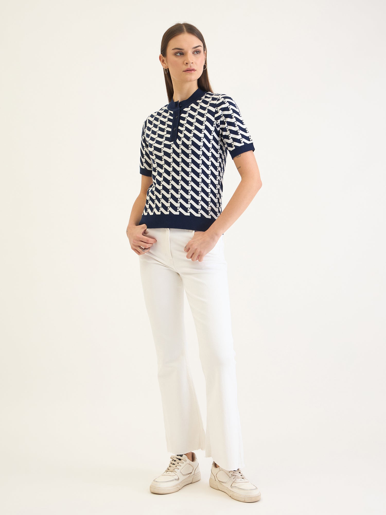 Elle Women White Knitted Collar TShirt