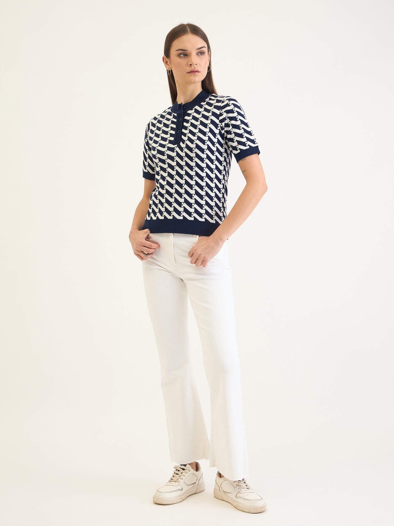 Elle Women White Knitted Collar TShirt