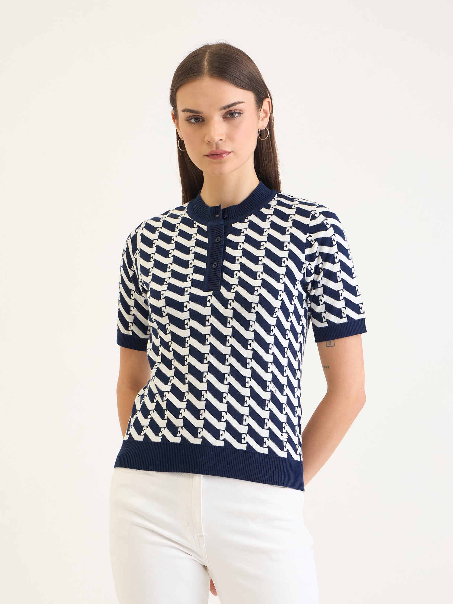 Elle Women White Knitted Collar TShirt