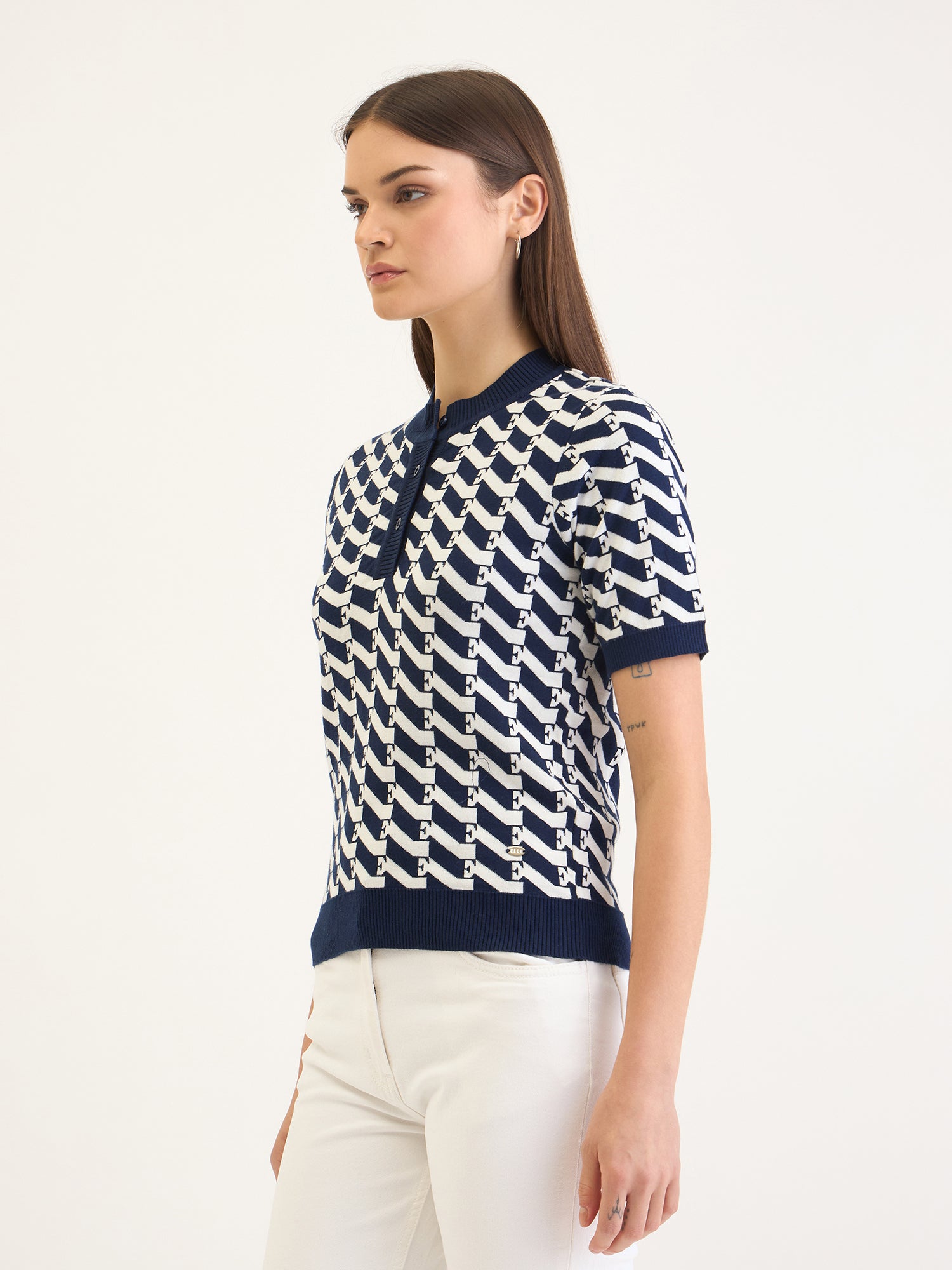 Elle Women White Knitted Collar TShirt