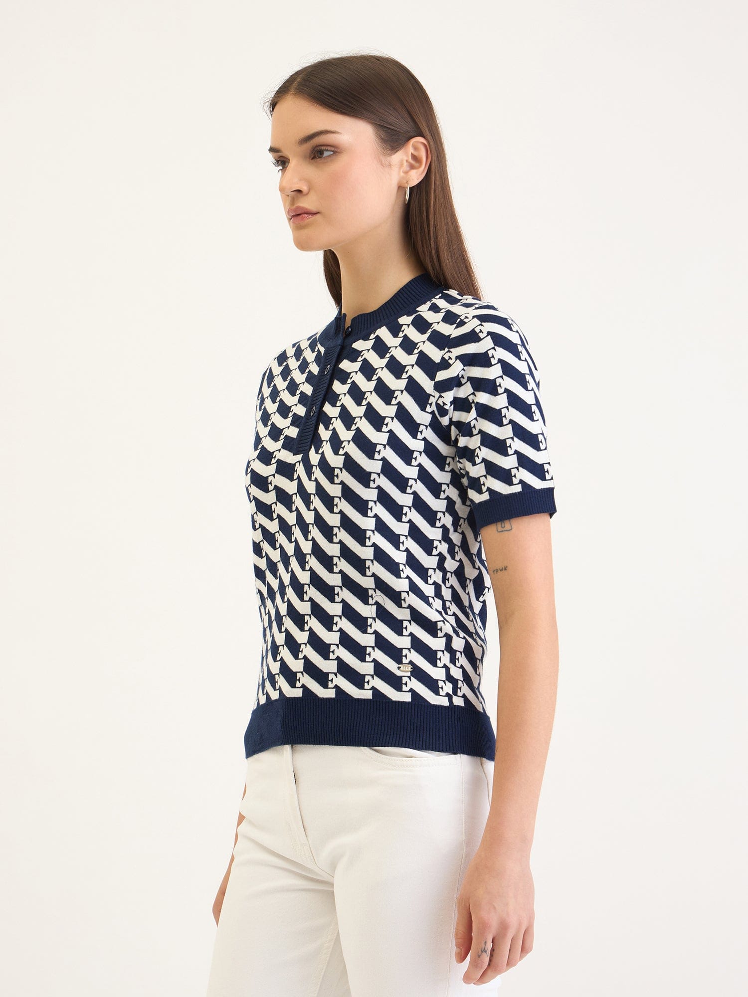 Elle Women White Knitted Collar TShirt