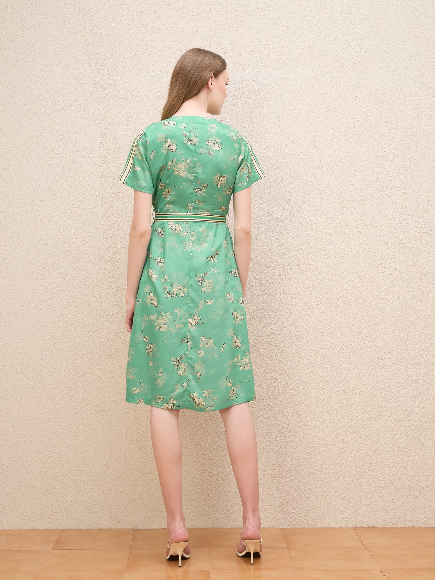 Iconic Women Green Printed Wrap Neck Dress