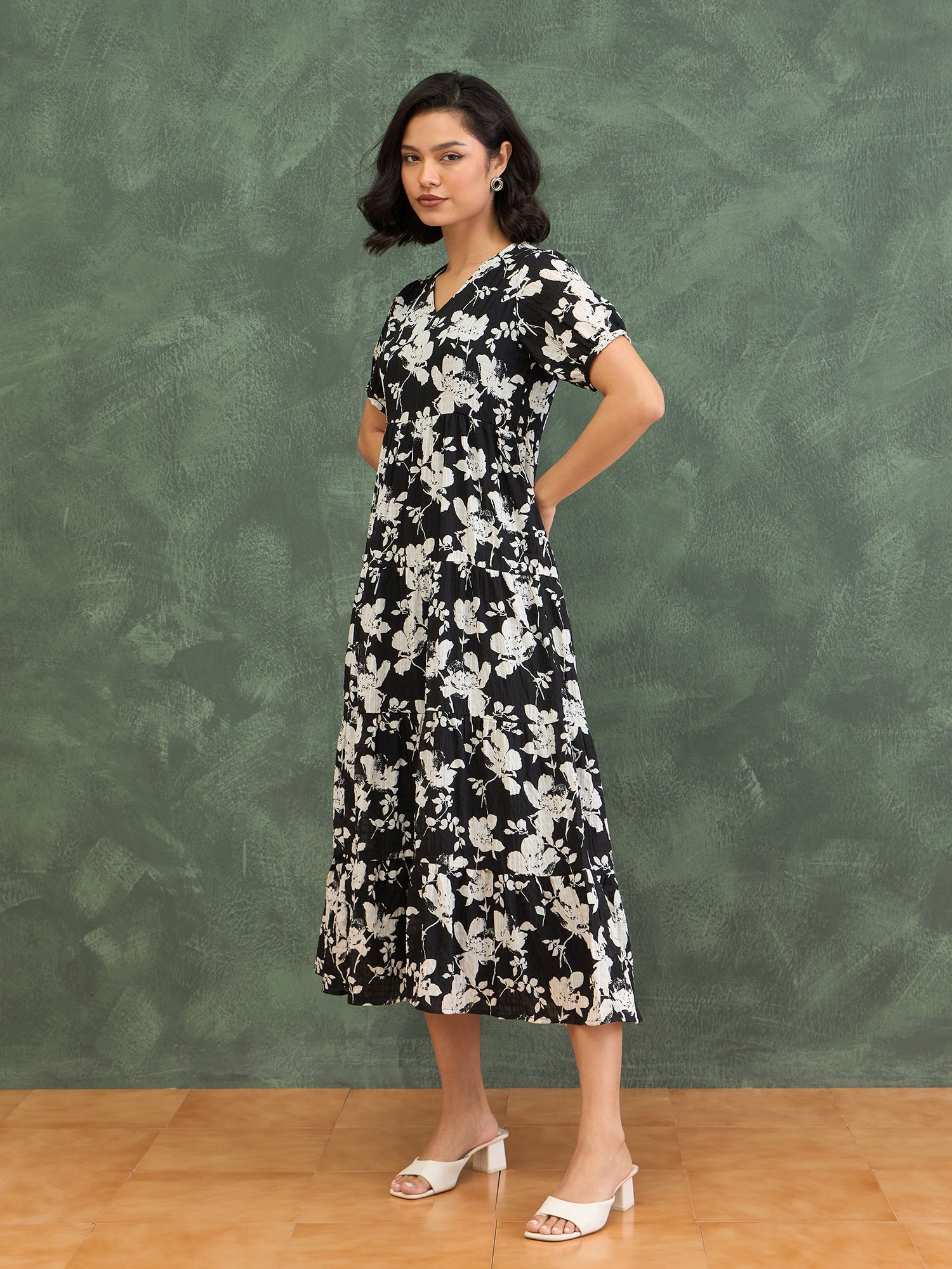 Iconic Women Black Printed V-Cut Dress