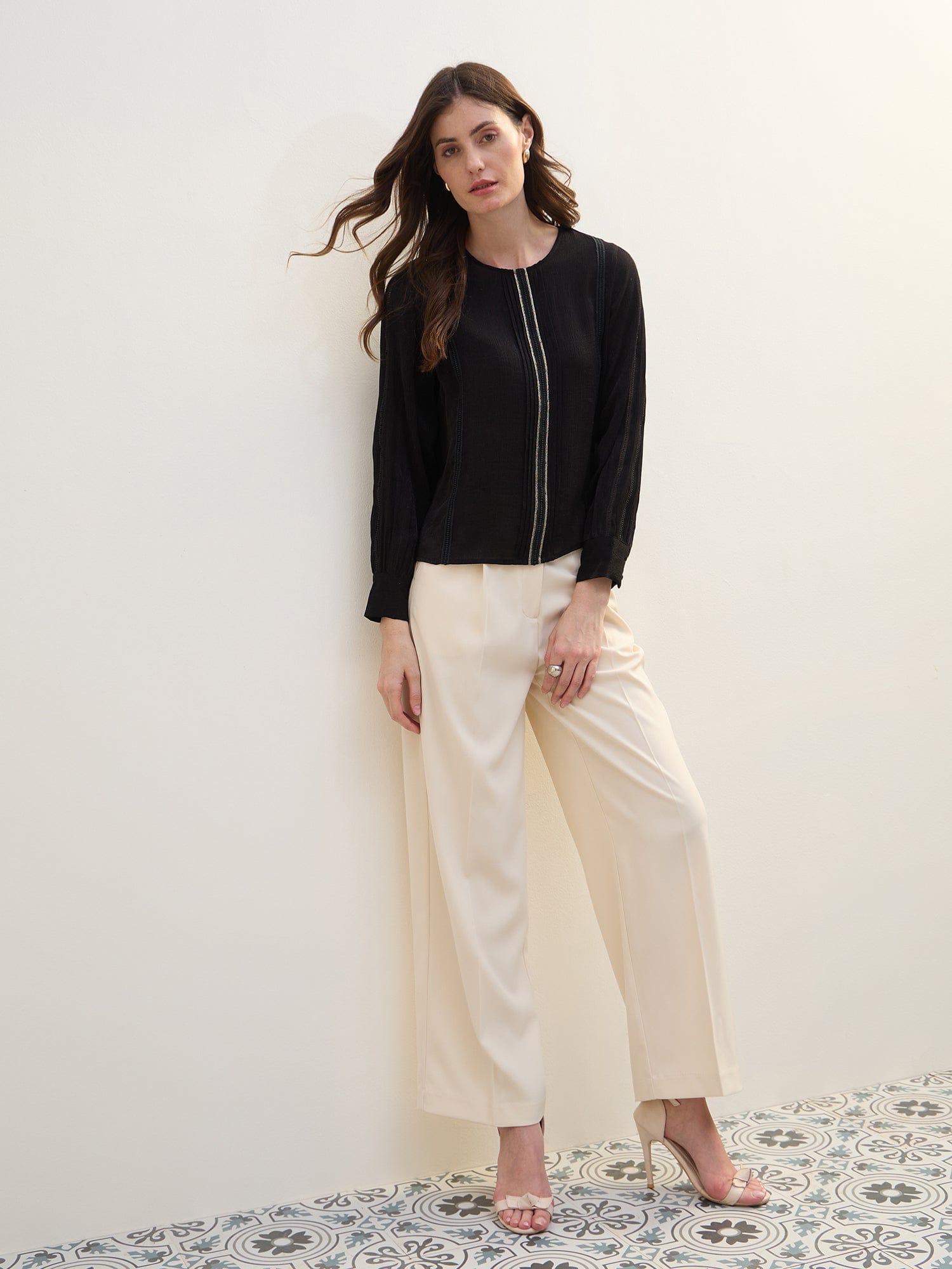 Iconic Women Beige Straight Fit Solid Trouser
