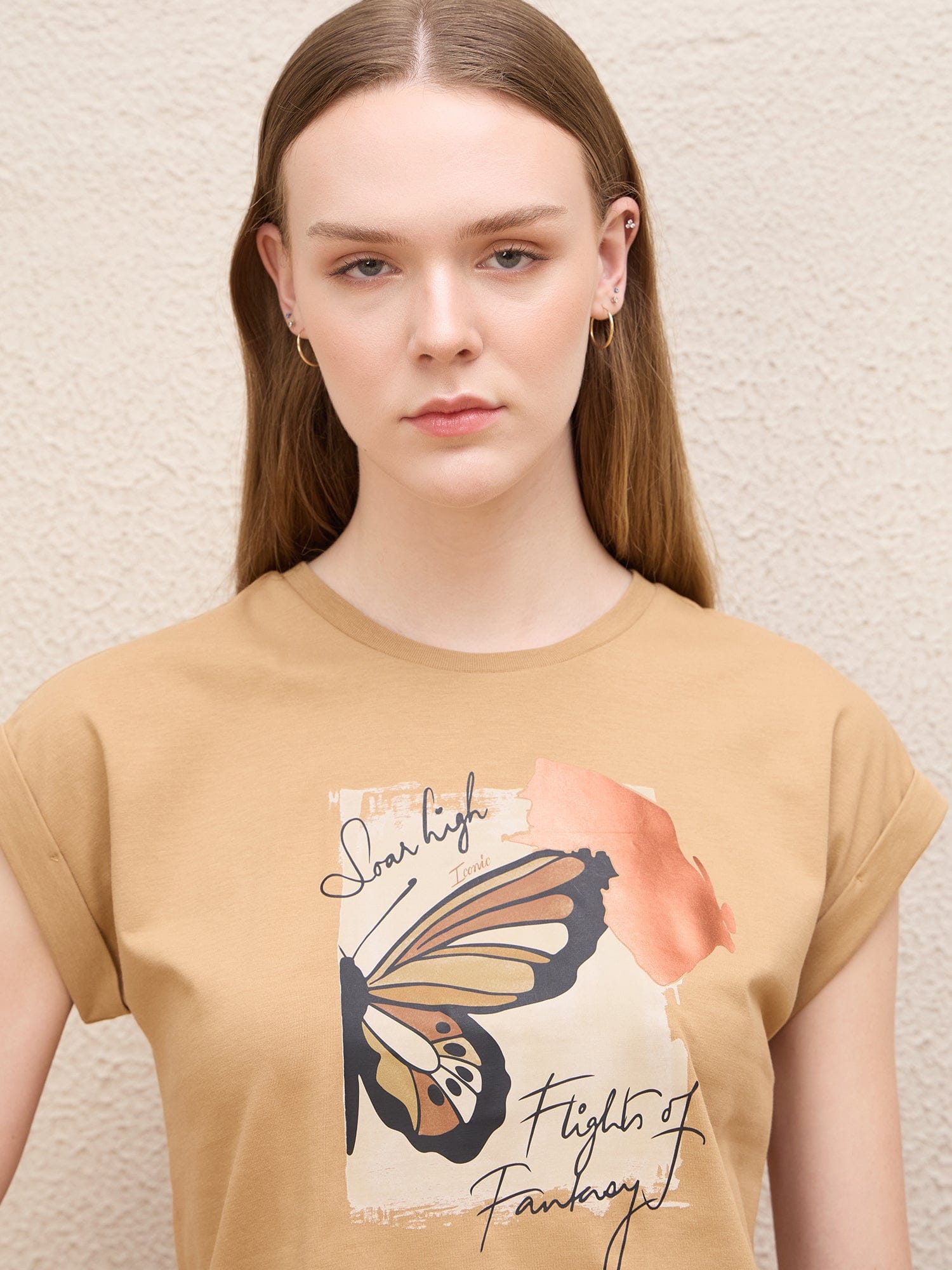 Iconic Women Beige Solid Crew Neck Tshirt