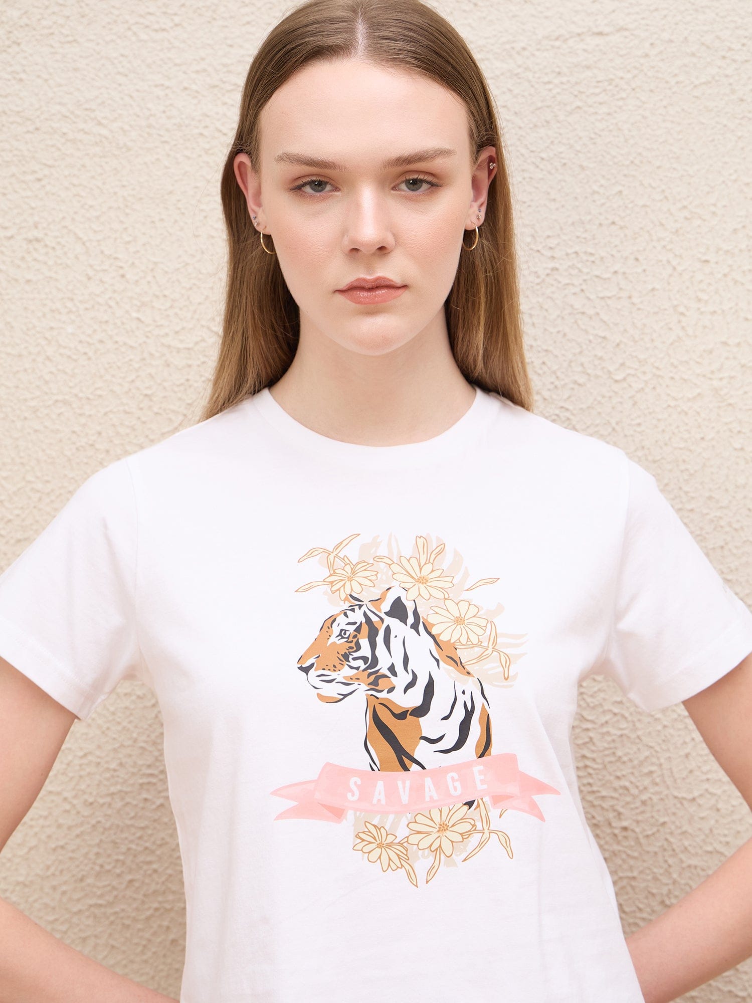 Iconic Women White Solid Crew Neck Tshirt