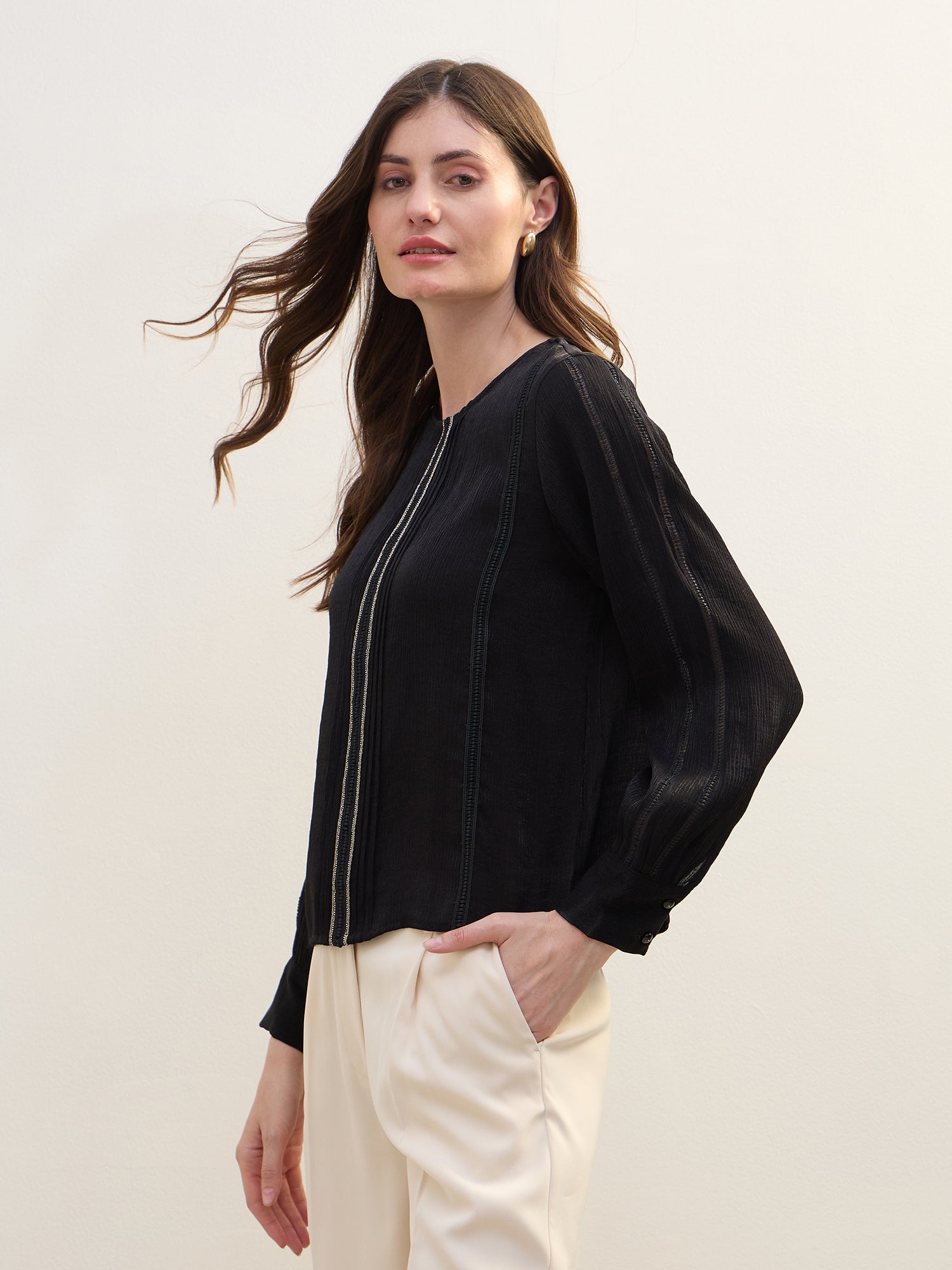 Iconic Women Black Crinkled Round Neck Top