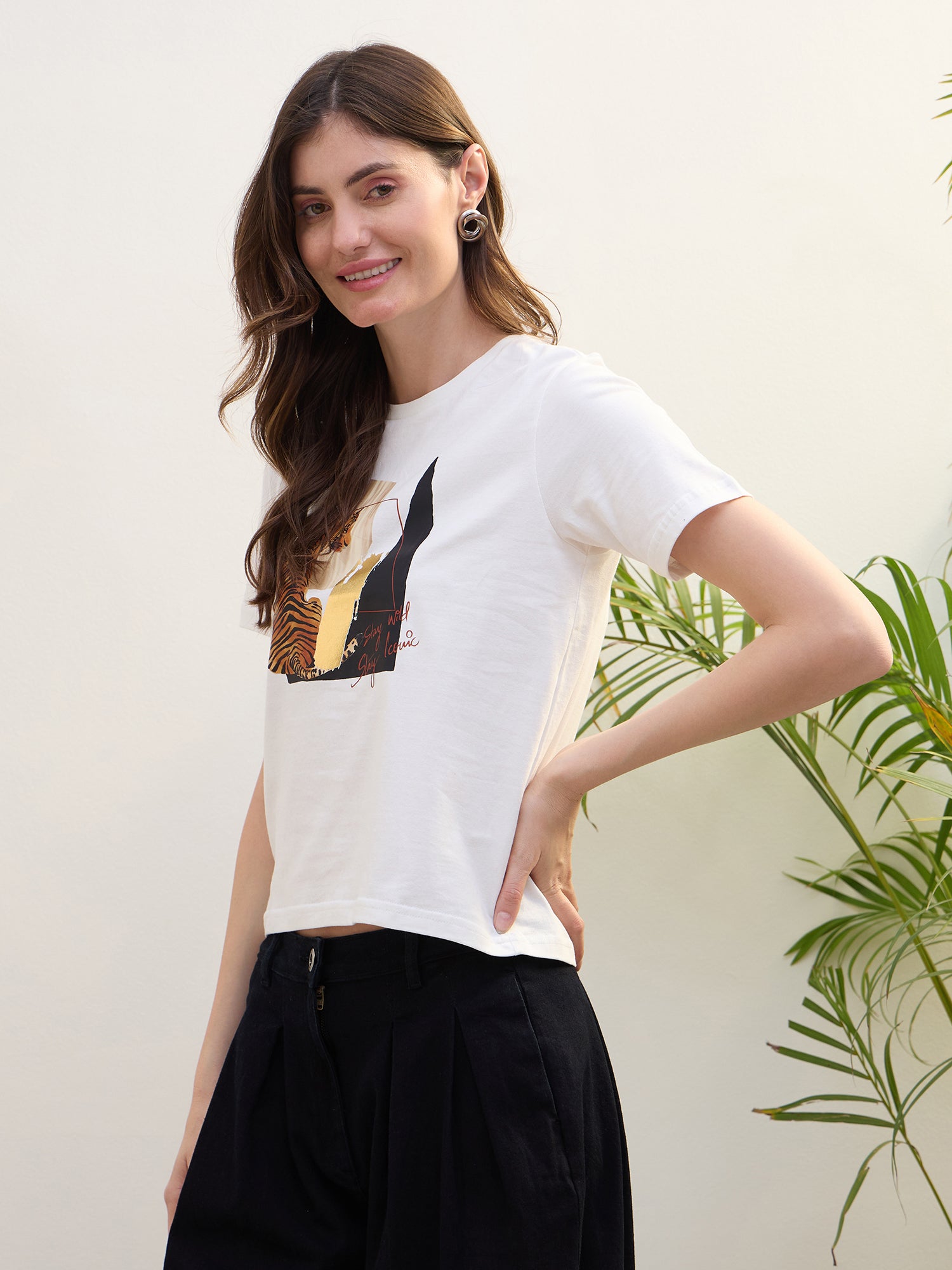 Iconic Women White Solid Round Neck TShirt