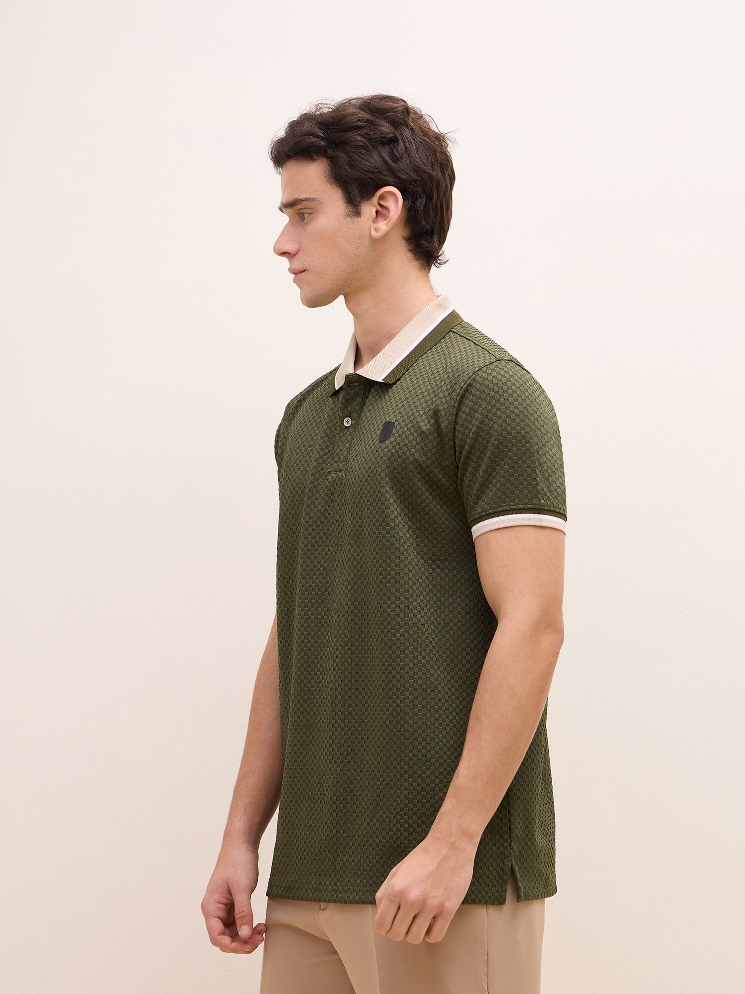 Iconic Men Green Textured Polo Tshirt