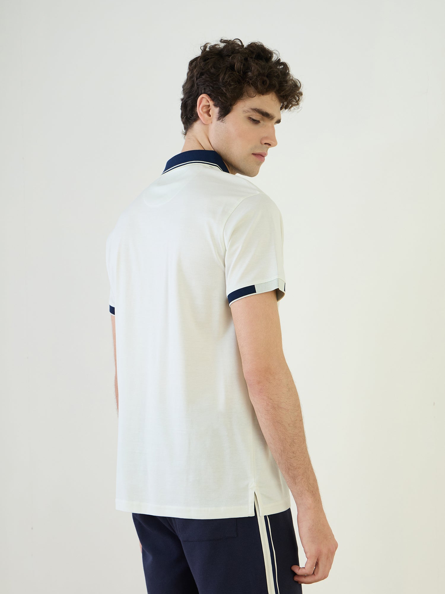 Iconic Men White Solid Polo Tshirt