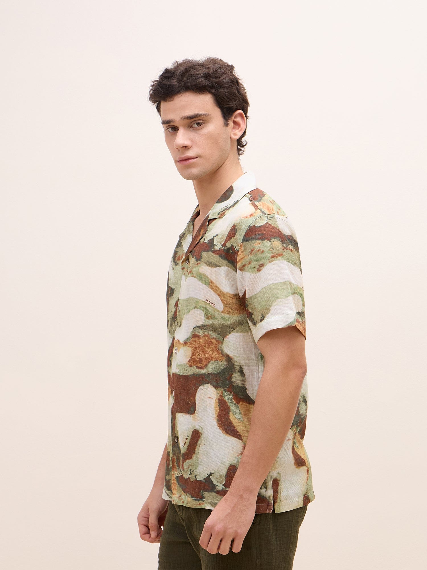 Iconic Men Multi Printed Resort Collar Shirt