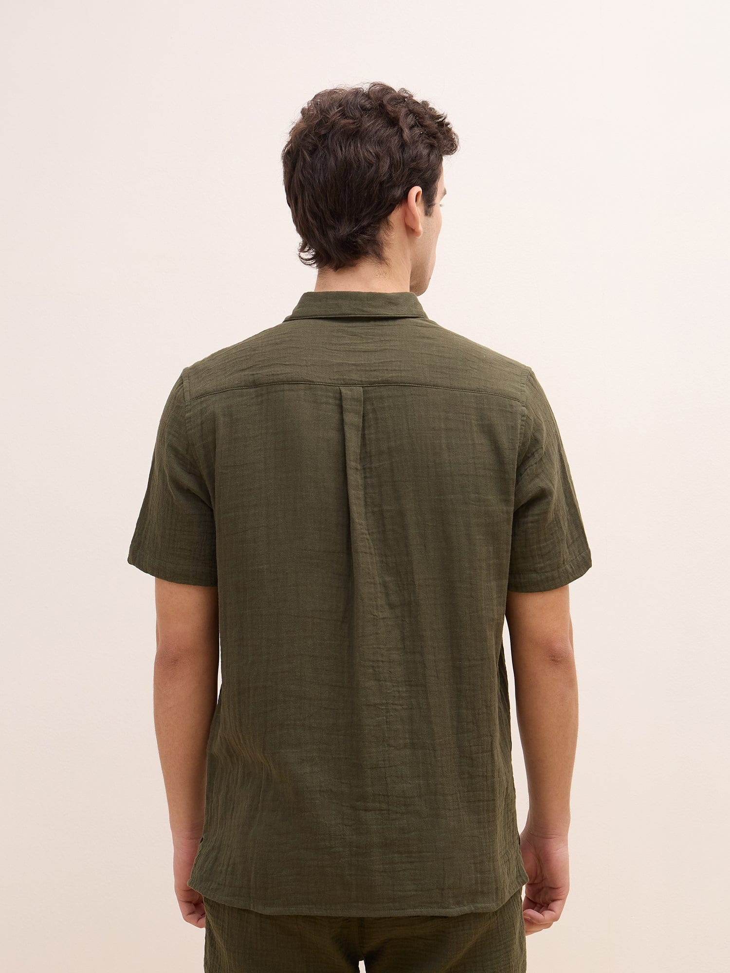 Iconic Men Green Solid Collar Shirt